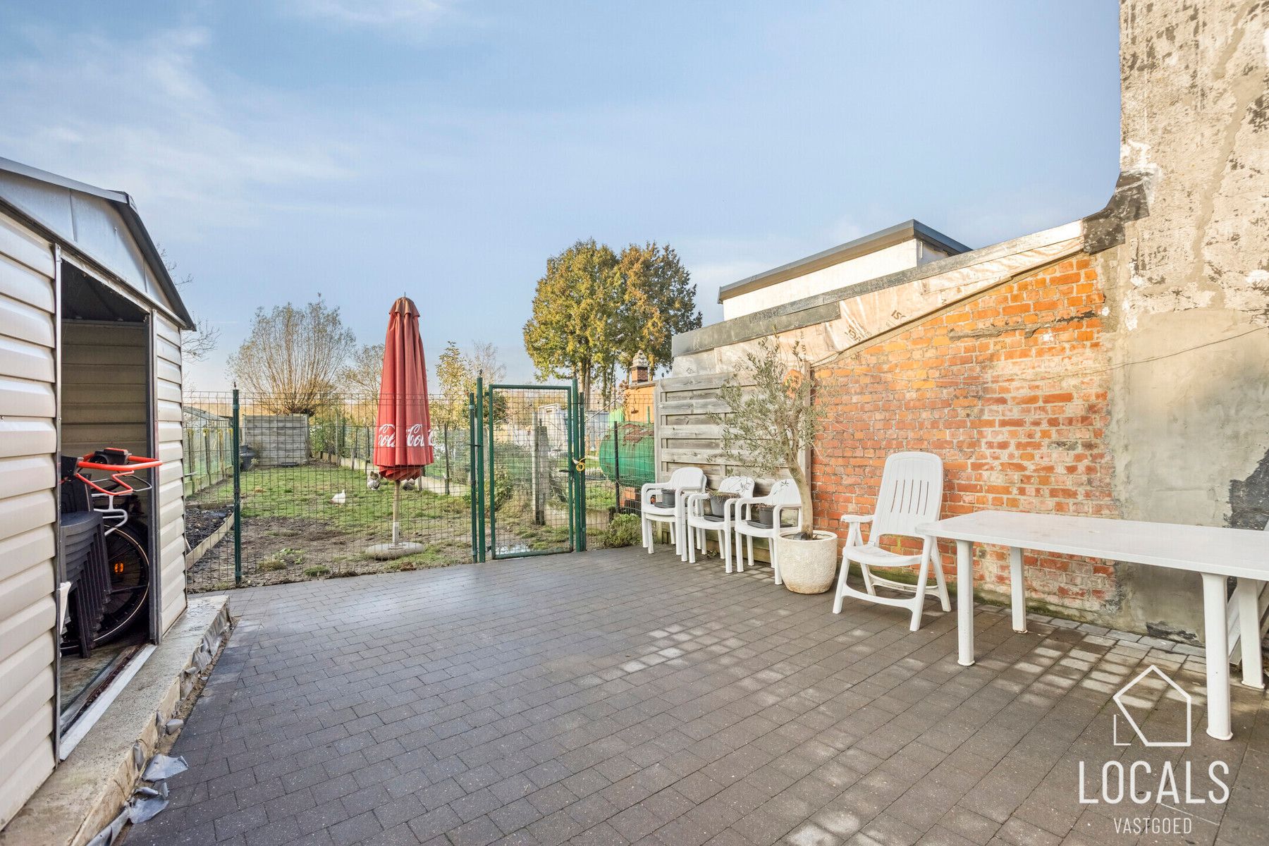 Licht op te frissen halfopen woning met veel potentieel  foto 19