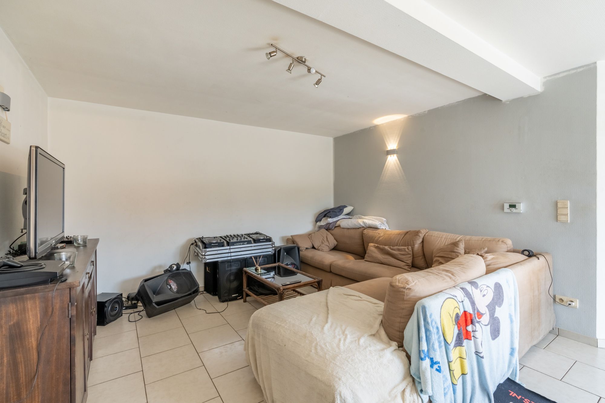 IDEALIS VASTGOED - APPARTEMENT OP 1ste  VERDIEP MET RUIM 80M² BEWOONBARE OPPERVLAKTE, 2 SLAAPKAMERS EN INPANDIGE GARAGE IN HET HARTJE VAN BOCHOLT foto 11