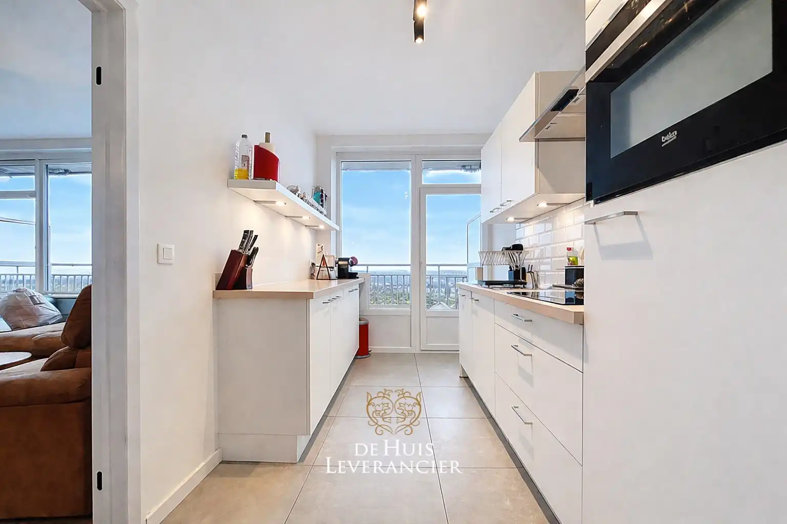 centraal gelegen, gerenoveerd appartement met panoramische zicht op 2 terrassen foto 13