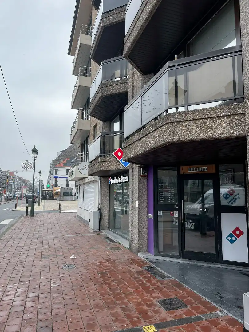 Verhuurde winkel Lippenslaan 58 (aan Domino's Pizza)  foto 5