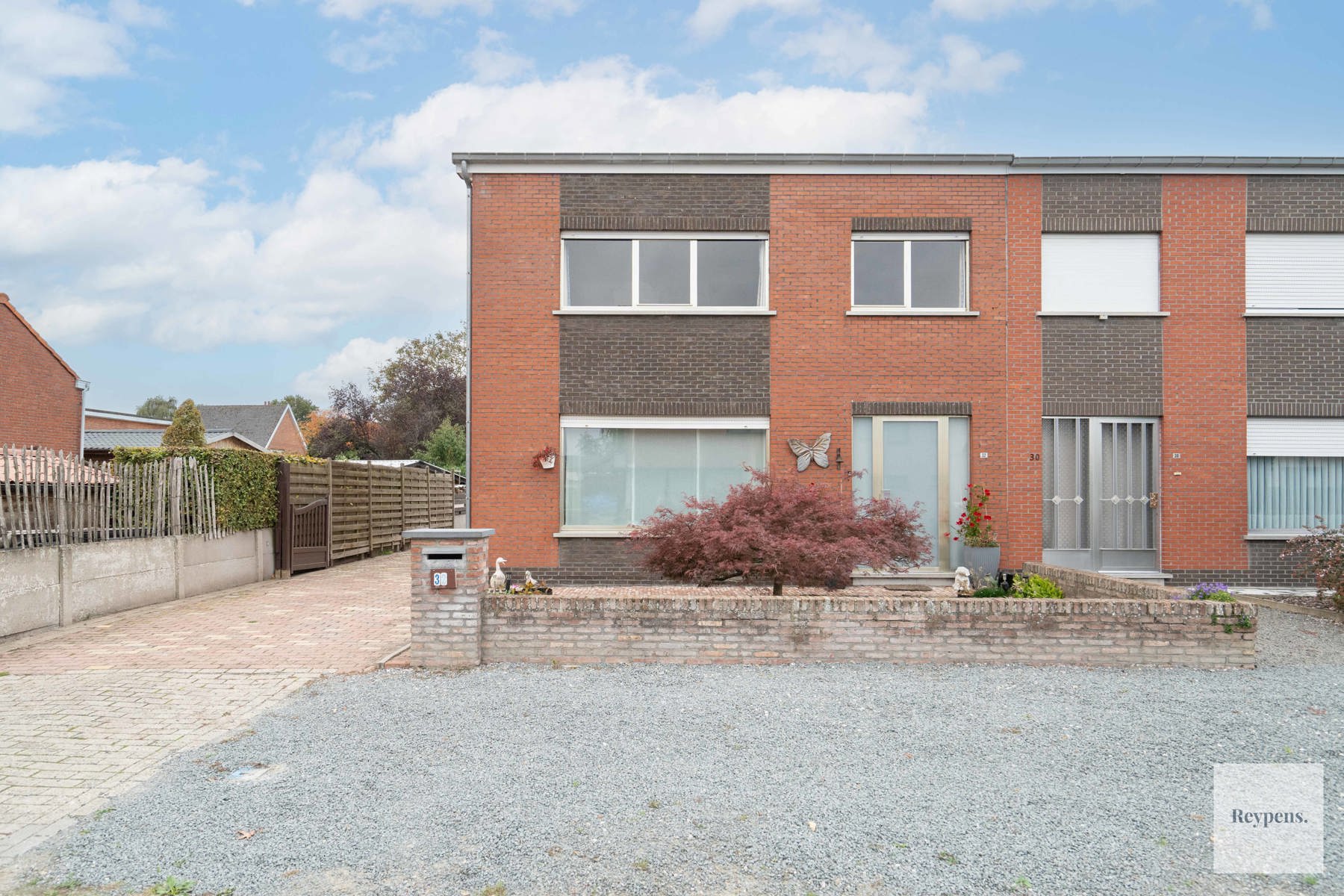 Hoofdfoto van de publicatie: Op te frissen woning in een rustige wijk