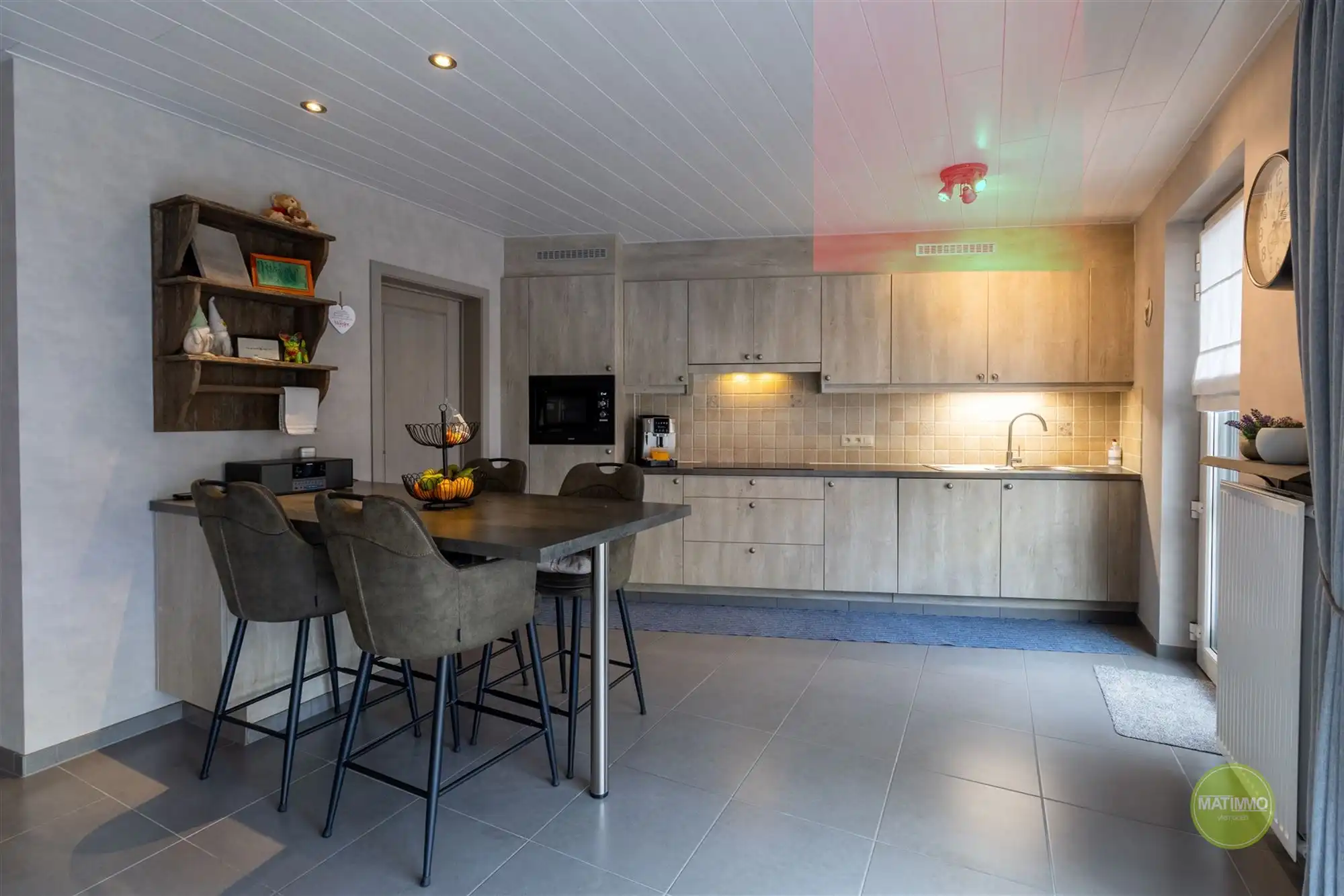 RUIM EN MODERN GELIJKVLOERS APPARTEMENT IN MEERHOUT  foto 8
