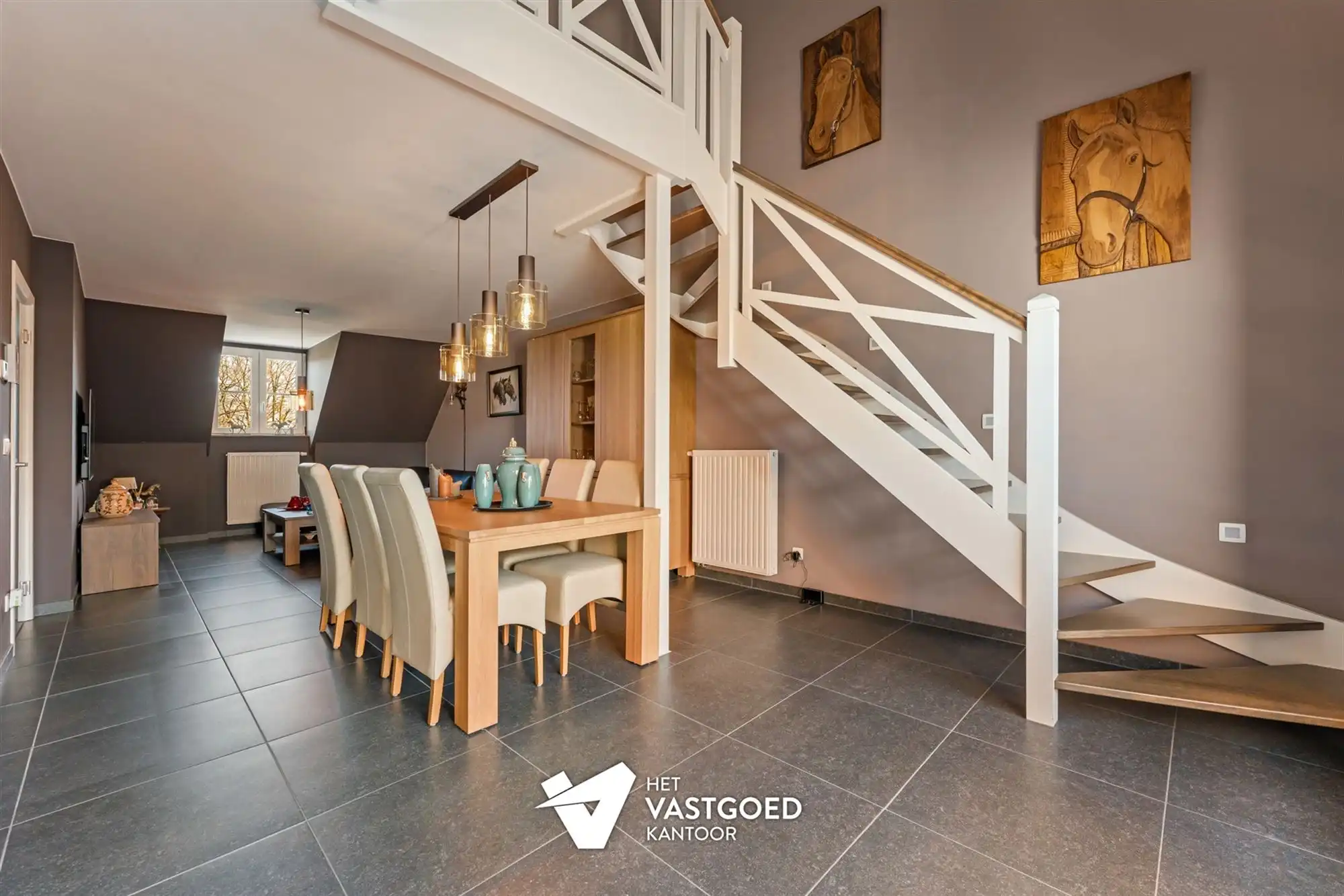 ZEER RUIM DUPLEX APPARTEMENT (158M²) MET 3 SLAAPKAMERS EN ONDERGRONDSE STAANPLAATS MET BERGING TE TESSENDERLO foto 9