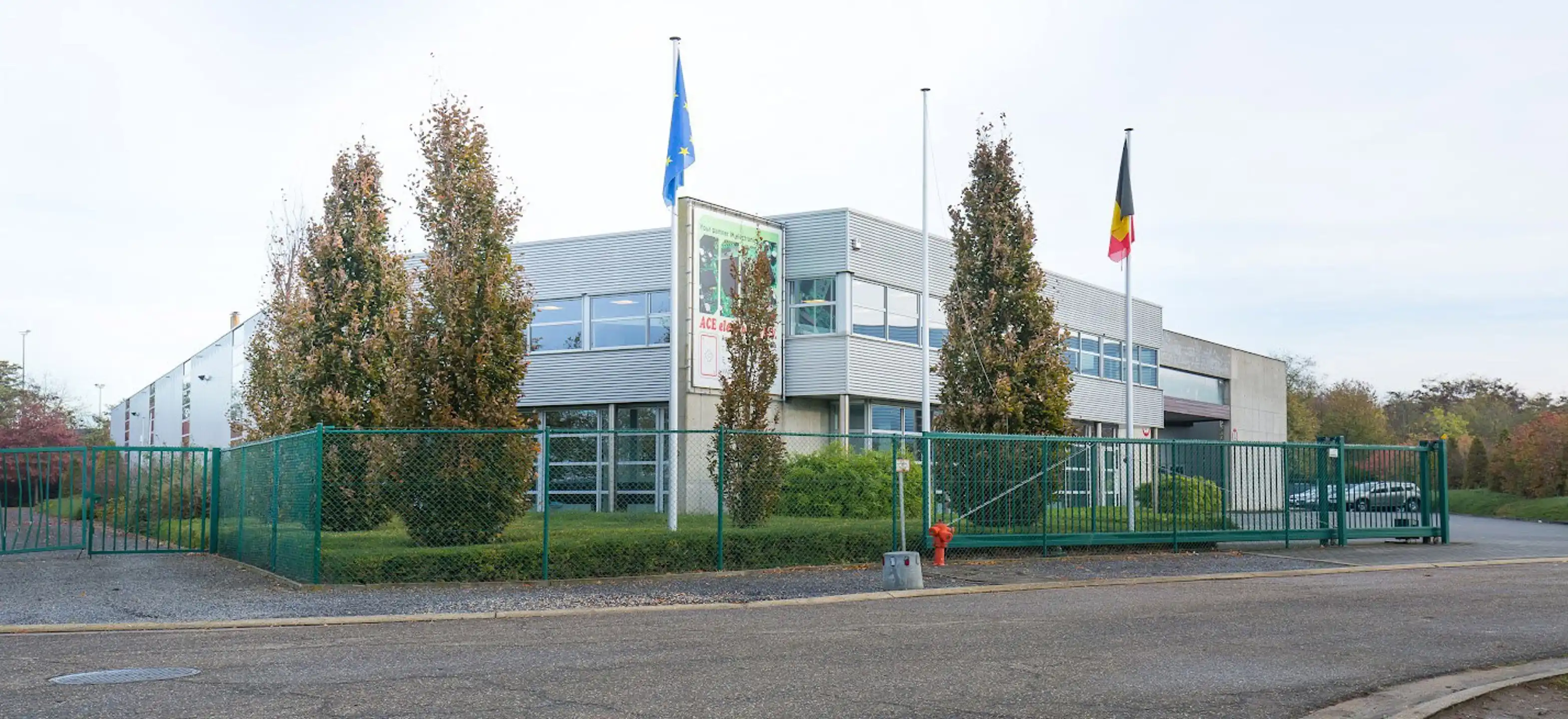 Bedrijfscomplex met atelier & kantoren – te koop / te huur foto 2