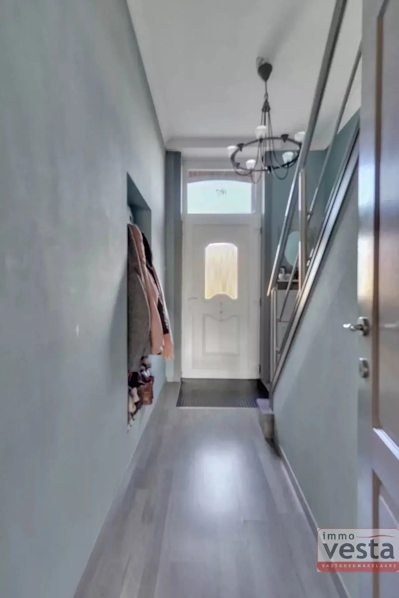 Ruime, instapklare woning op goede locatie foto 6