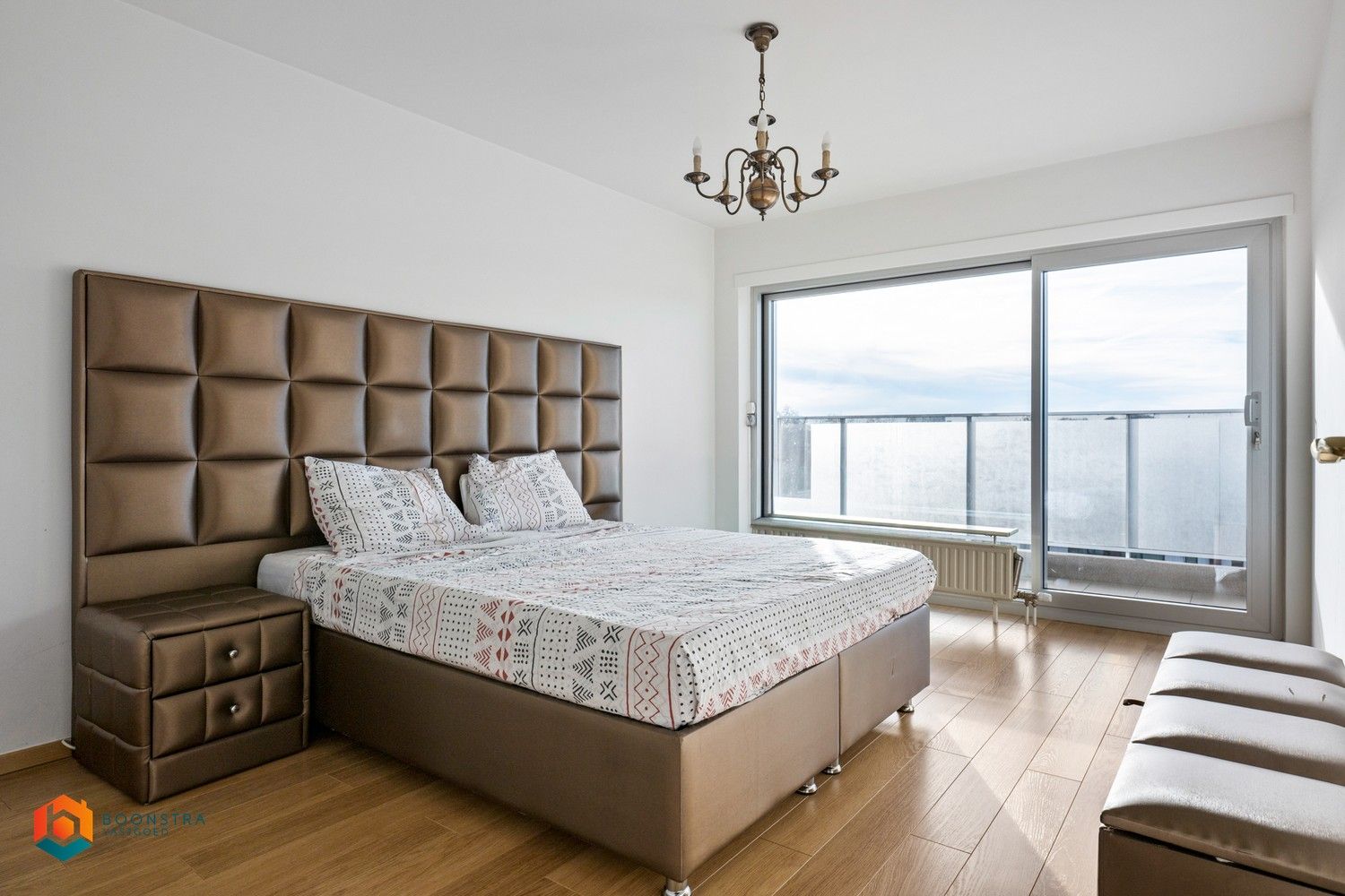 Ruim app met 2 slpkrs en terras foto 12