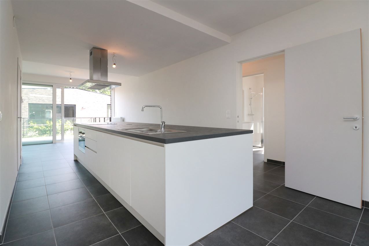 3 appartementen en 4 autostaanplaatsen foto 68