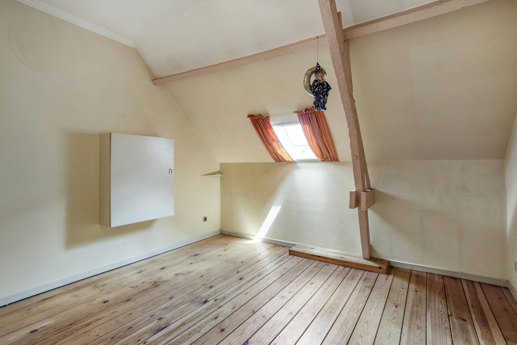 Te renoveren huis met vier slaapkamers en tuin in het centrum foto 9