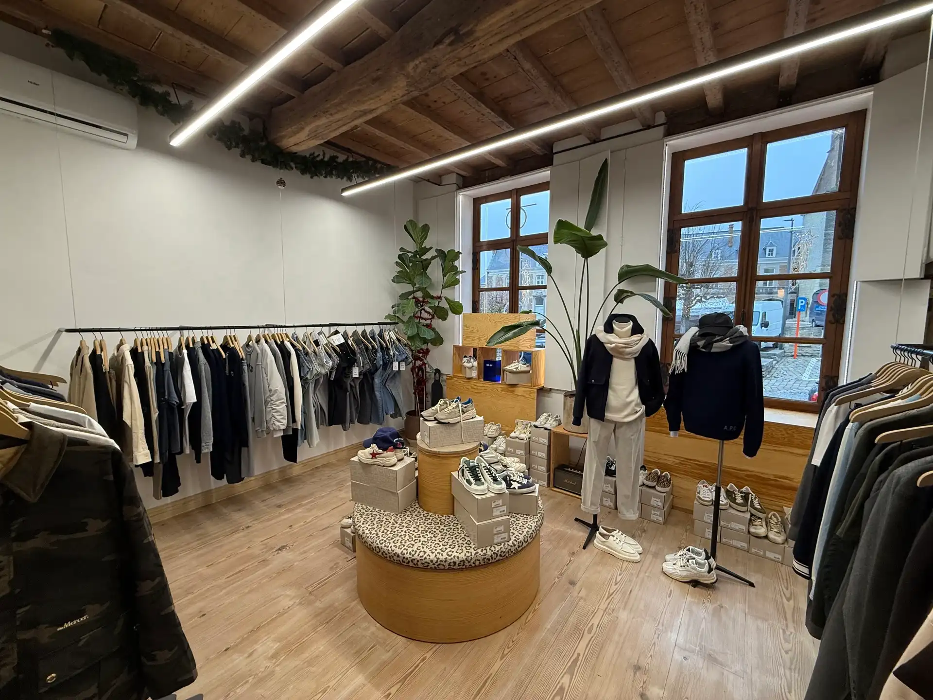 Polyvalente handelsruimte in authentiek gebouw te Grimbergen foto 2