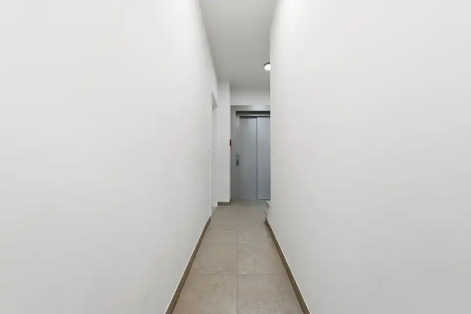 NIEUWBOUWAPPARTEMENT MET 2 SLKS TE HUUR IN SINT-TRUIDEN foto 5