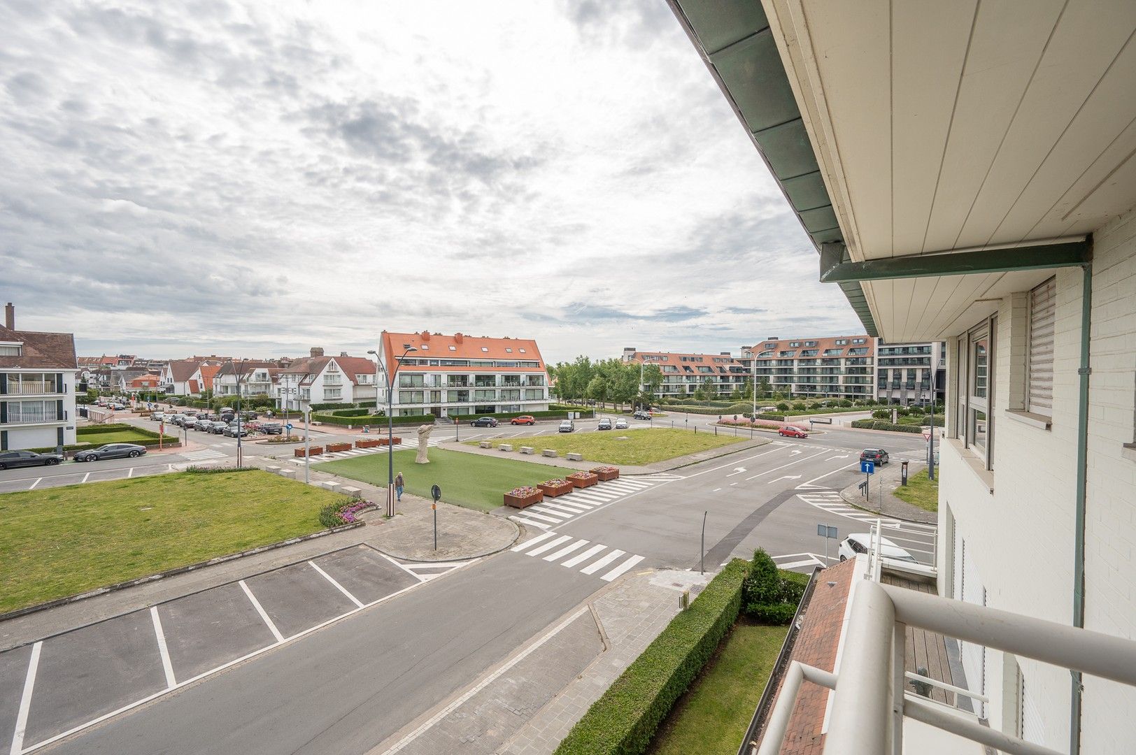 Fantastisch hoekappartement genietend van open zichten op enkele passen van het Zegemeer, casino en de zee. foto 17