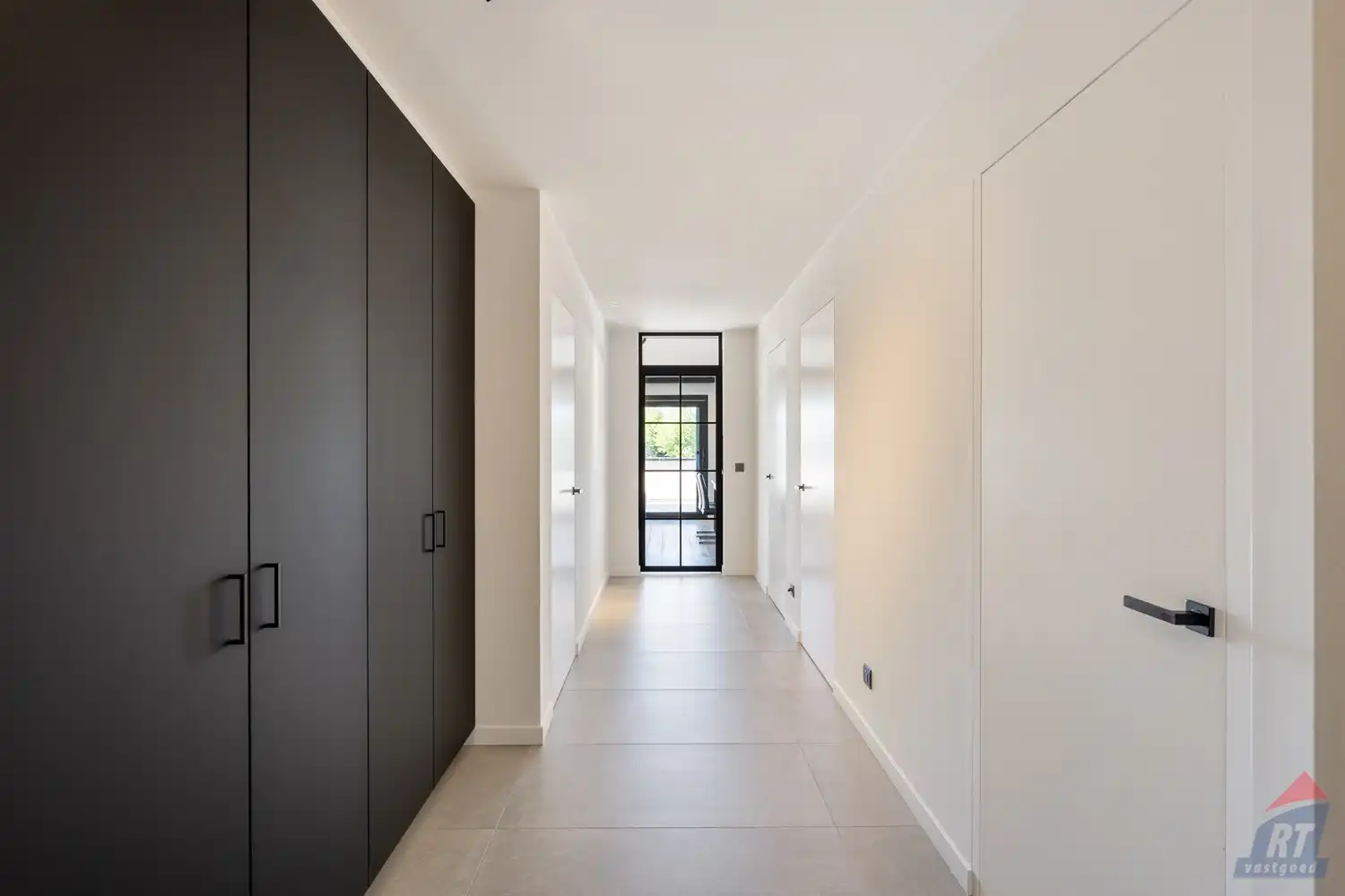 Exclusief penthouse met een indrukwekkend zonneterras van ruim 134 m² in Sint-Truiden foto 2