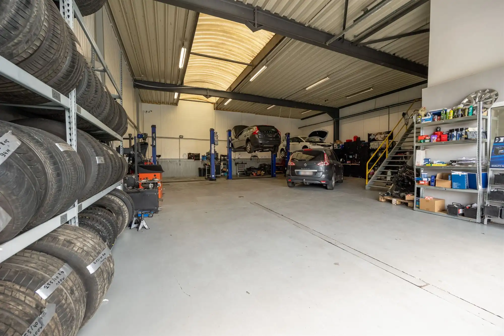 Nijverheidsgebouw + woning  foto 5