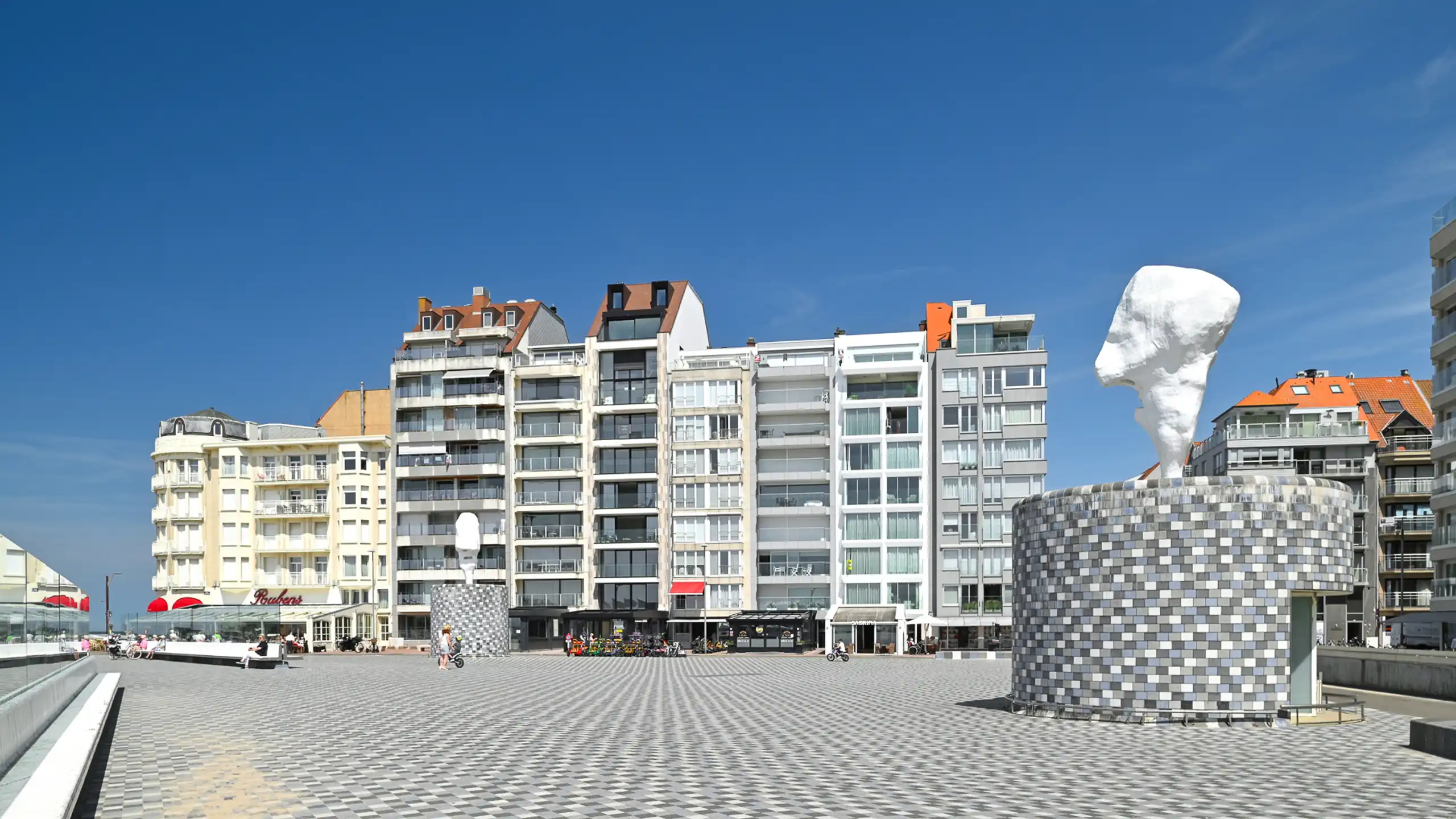 Zonnig appartement met zeezicht op het Rubensplein. foto {{pictureIndex}}