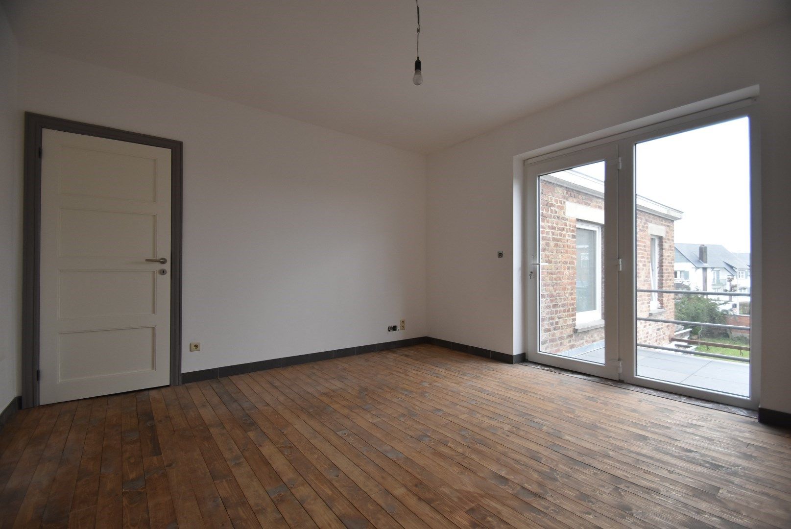 Netjes gerenoveerde duplex met twee slaapkamers en terras op mooie locatie in het centrum van Tongeren - GEEN BIJKOMENDE GEM. ONKOSTEN foto 11