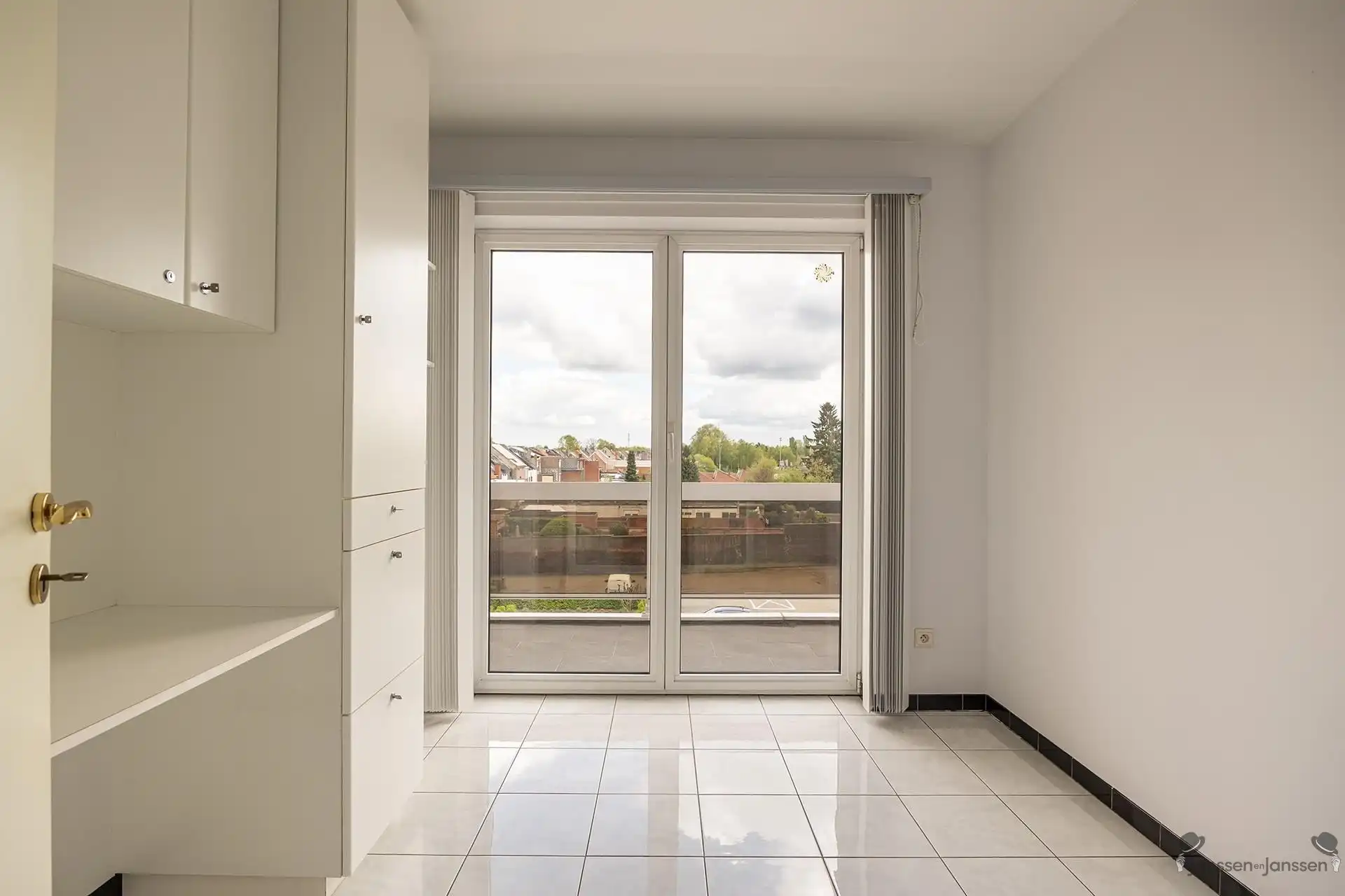 Centraal gelegen appartement met 3 slpks en 2 badkamers foto 15