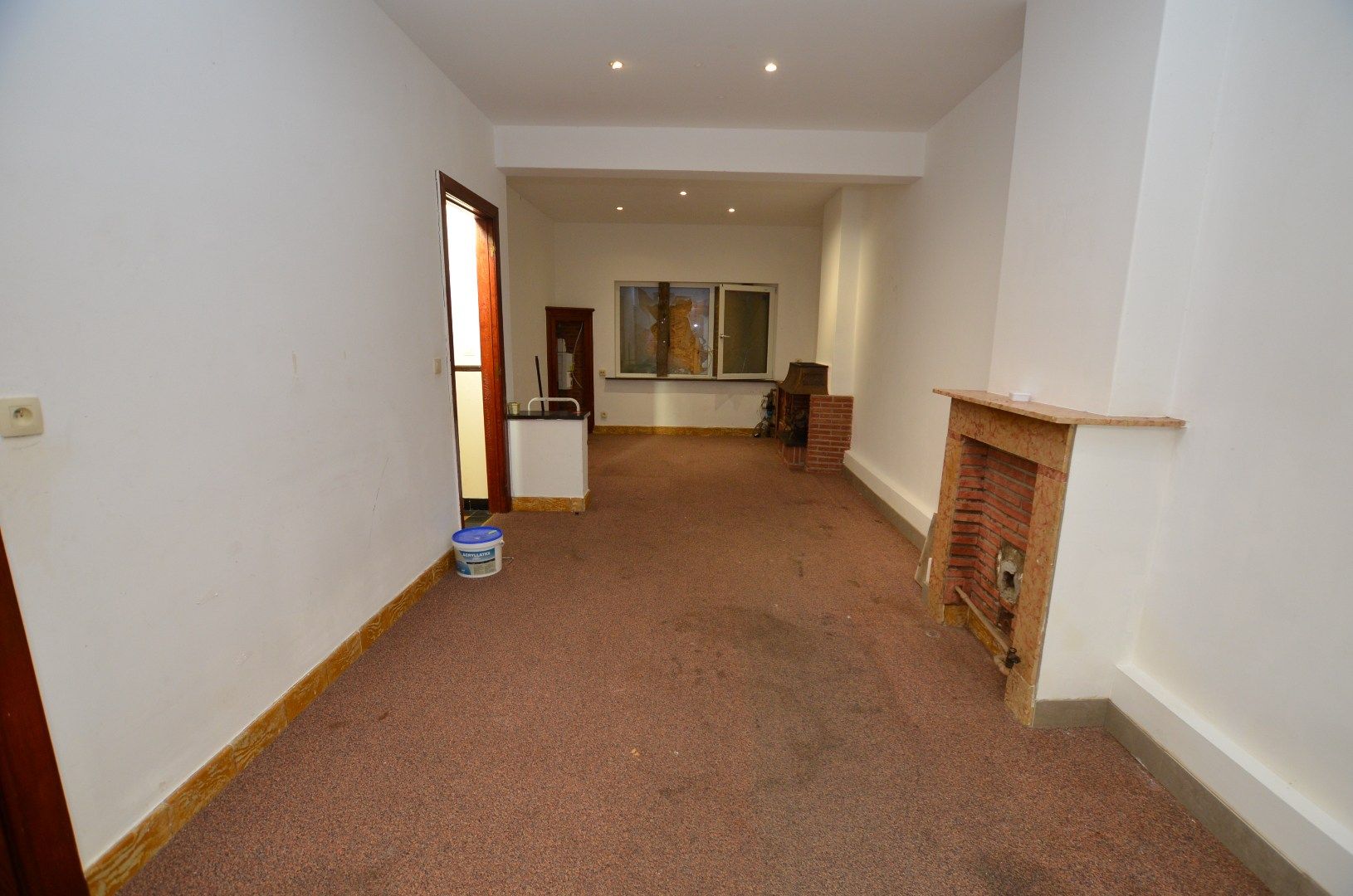 Gedeeltelijk gerenoveerd woonhuis foto 3