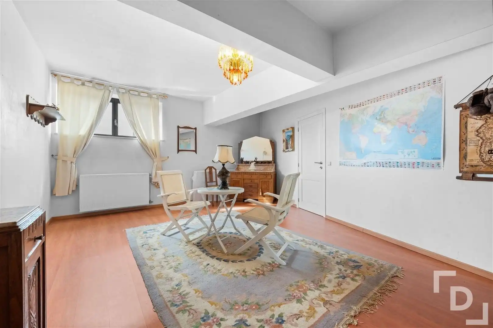 Appartement van 300m² met garage op toplocatie in Ieper foto 11