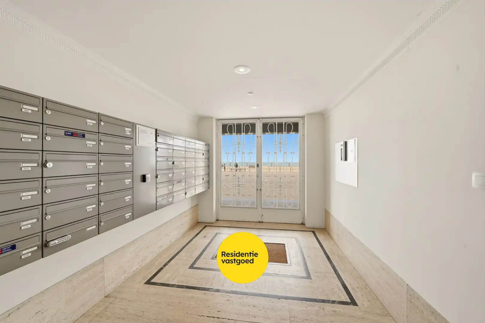 Appartement met zijdelings zeezicht op topligging aan de Albert I-promenade in Oostende foto 2