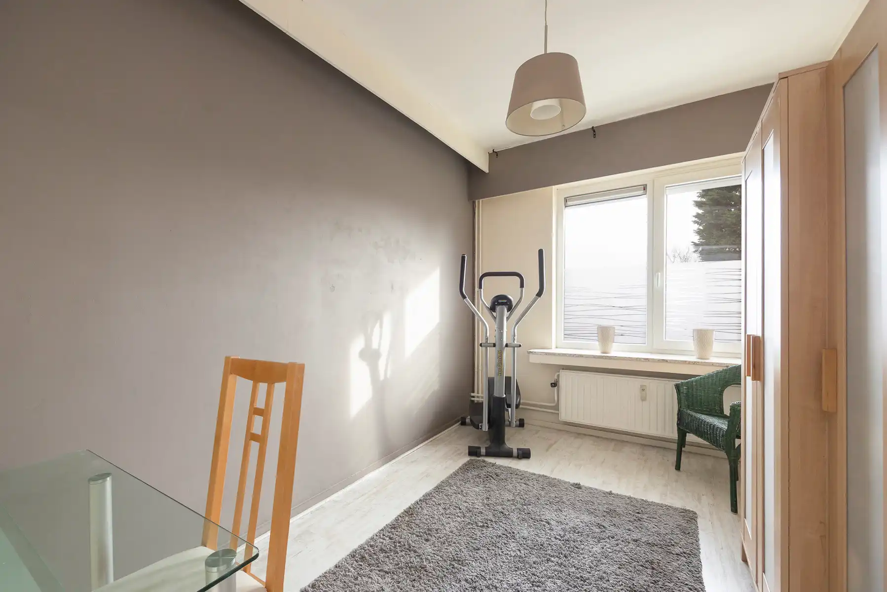 Appartement op de eerste verdieping, inclusief garage, nabij het centrum van Hoevenen! foto 11