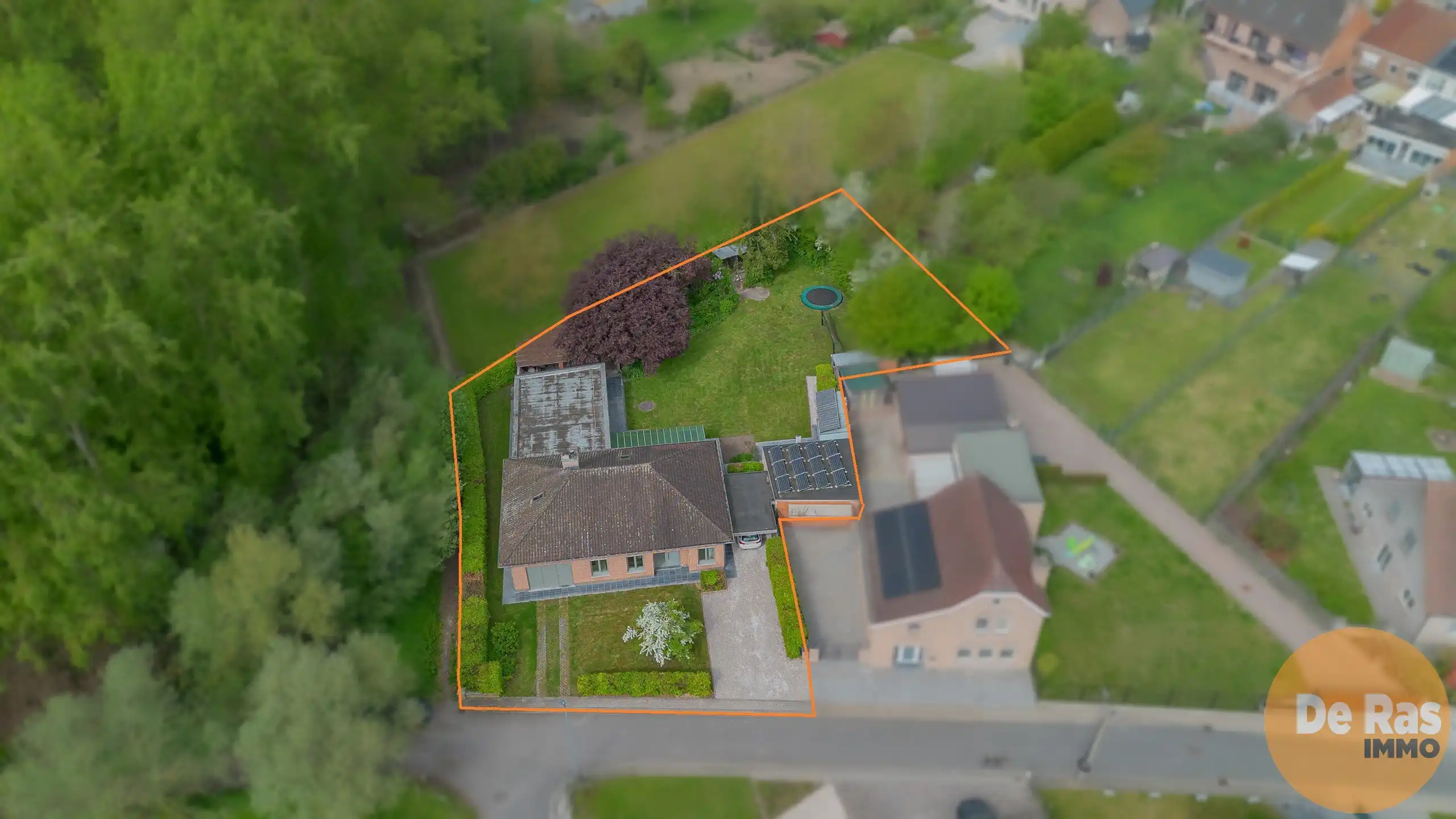 Hoofdfoto van de publicatie: HILLEGEM - Instapklare bungalow in landelijke omgeving 