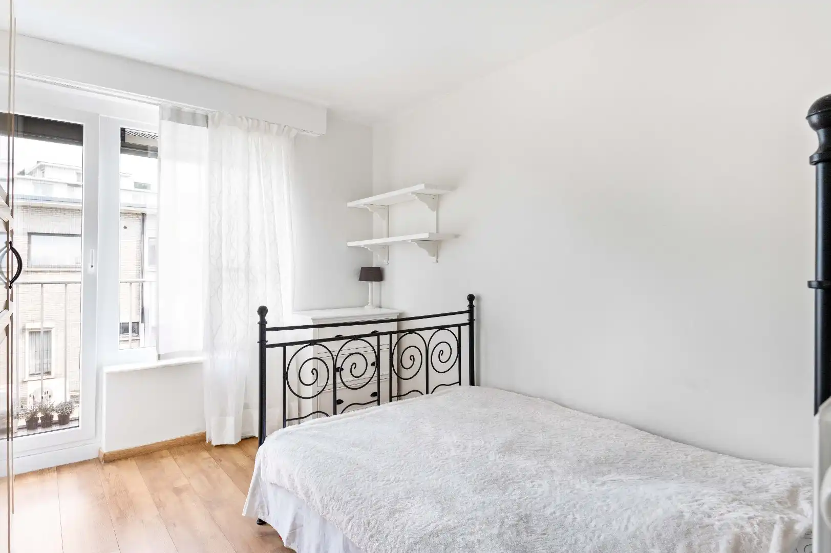 Volledig gerenoveerd appartement met flexibele indeling in Deurne! foto 10