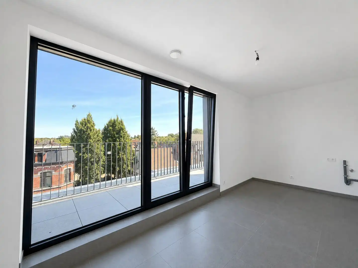 Mooie penthouse met 2 slaapkamers en fenomenaal terras op een gegeerde ligging! foto 7