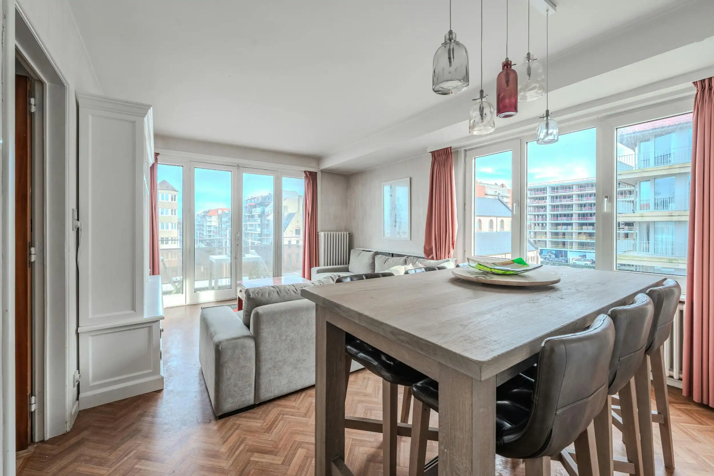 Appartement met 3 slaapkamers en zijdelings zeezicht. foto 5