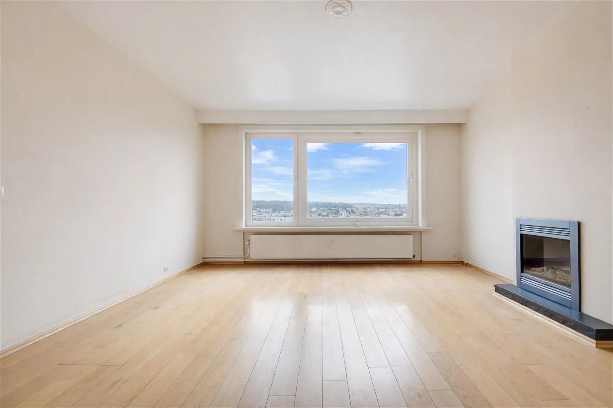 Appartement met 2 slaapkamers, terras + parking mogelijk foto 2