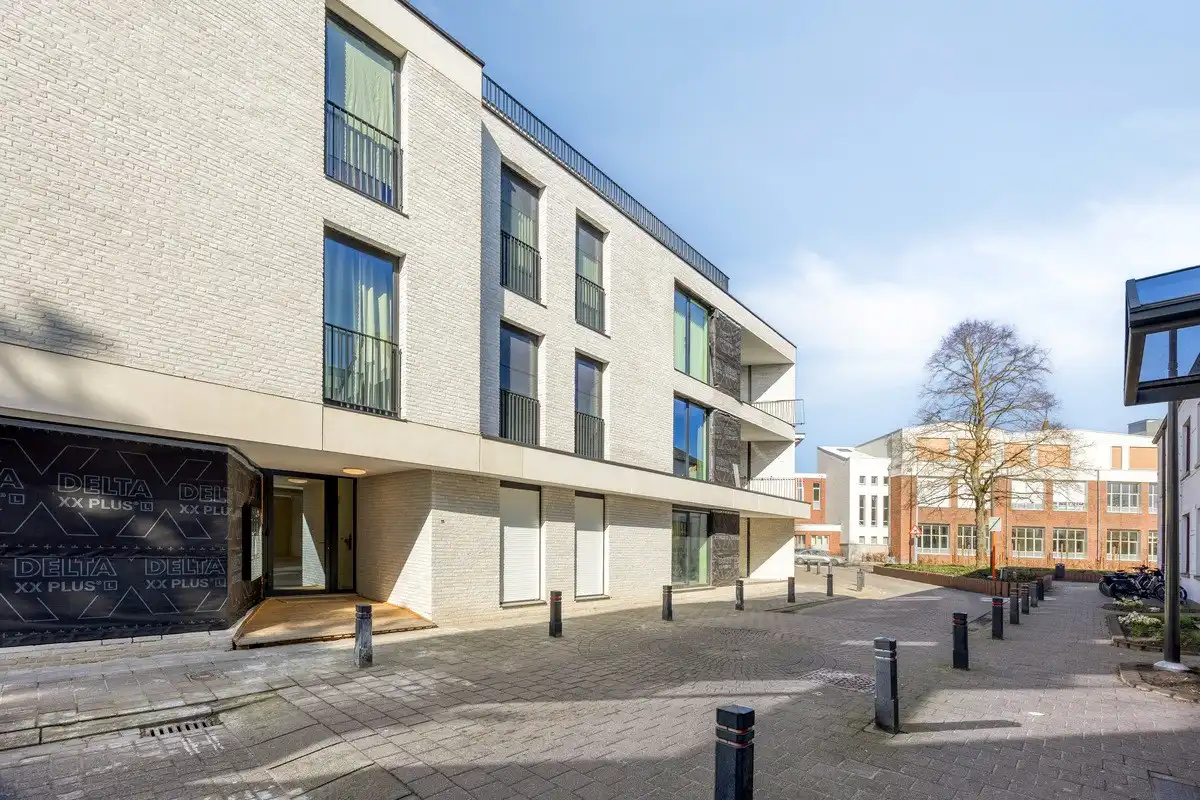 Zeer recent tweeslaapkamerappartement op een rustige ligging in hartje centrum. foto 19