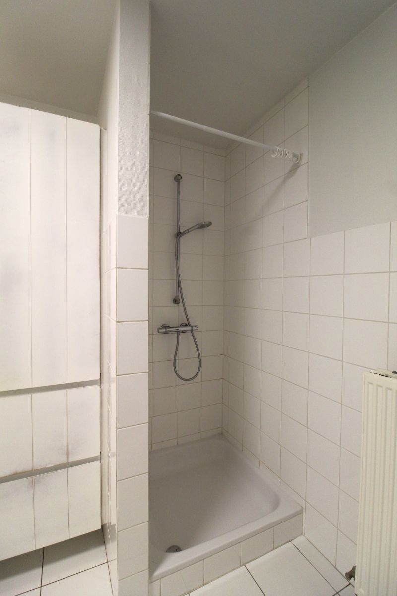 Instapklaar appartement met ruim terras te huur in centrum Roeselare foto 9