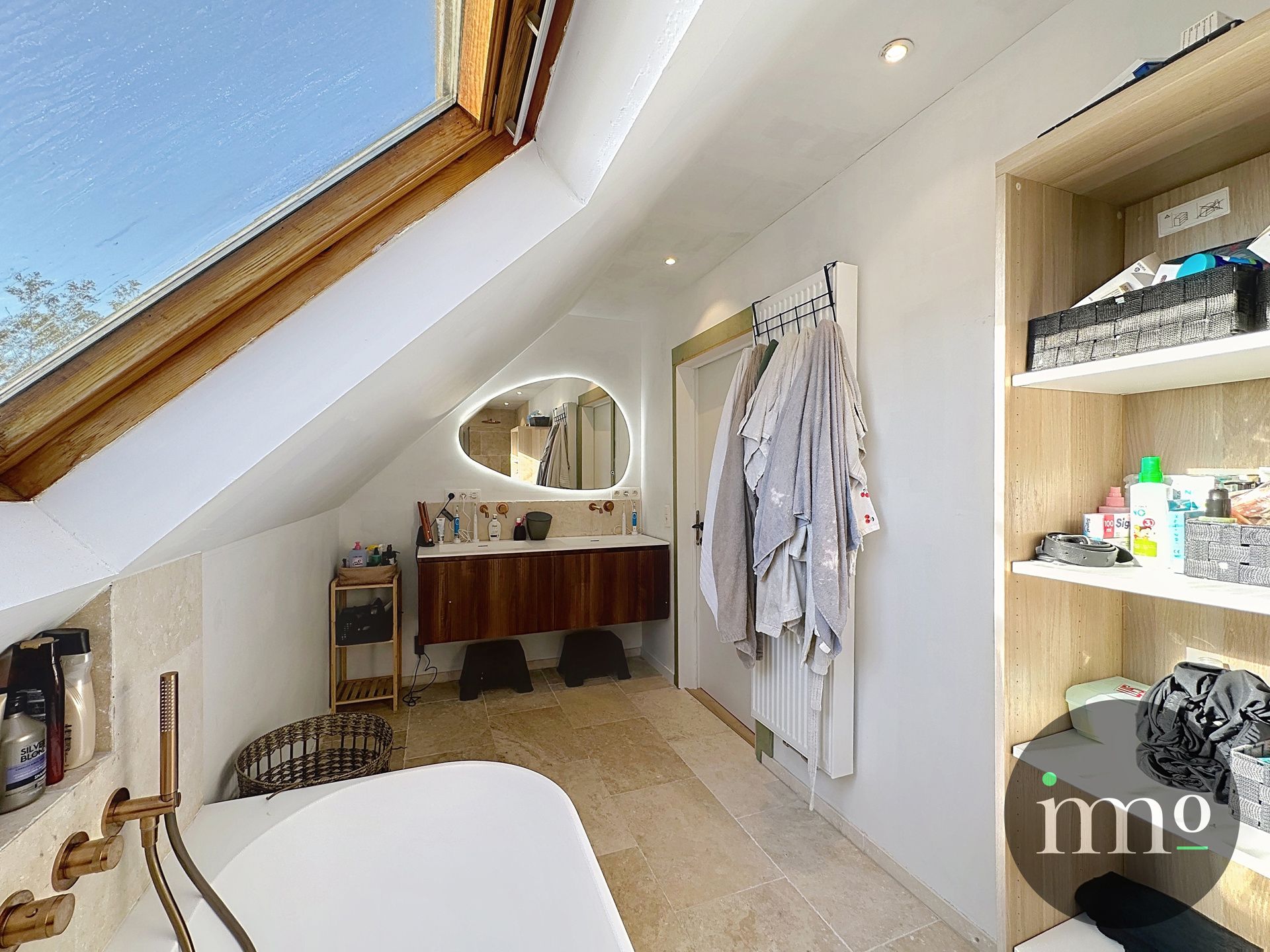 Gerenoveerde villa met tuin en 3/4 slaapkamers foto 16