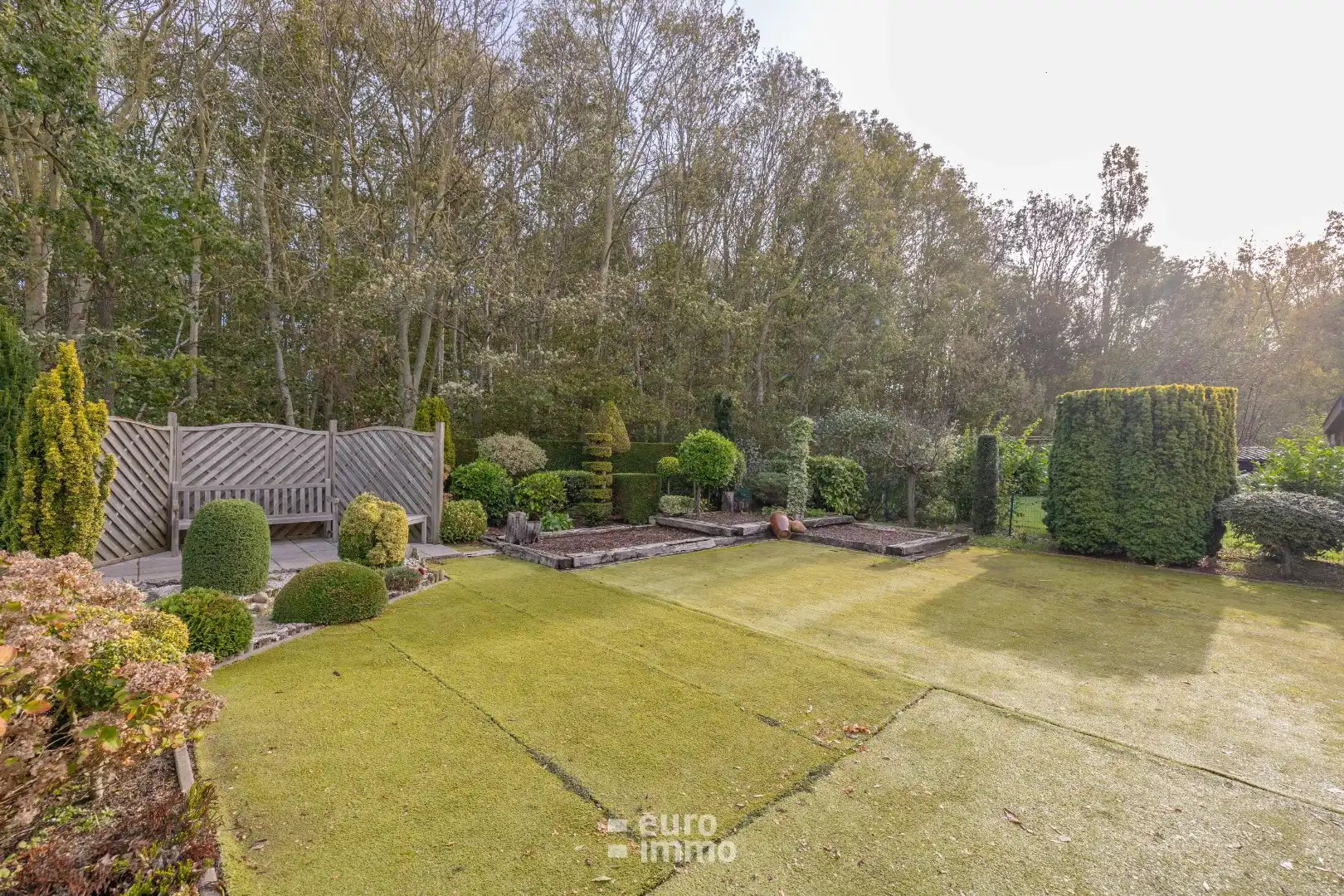 Alleenstaande villa op werkelijke topligging foto 23