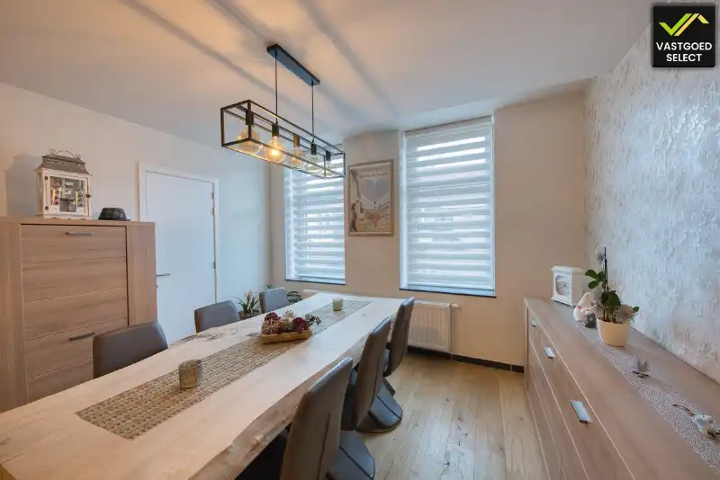 Statige herenwoning met bijgebouw, garage­mogelijkheden en patio in centrum Eeklo foto 8