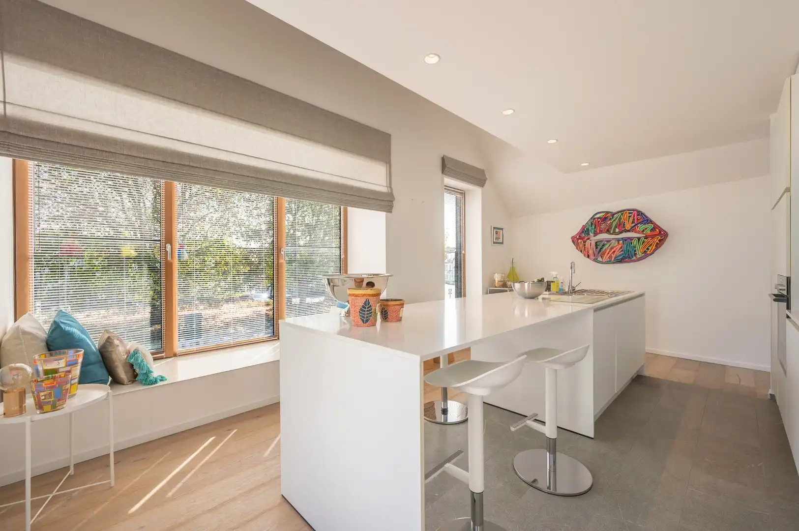 Recente woning aan het karaktervolle Oosthoekplein. foto 8