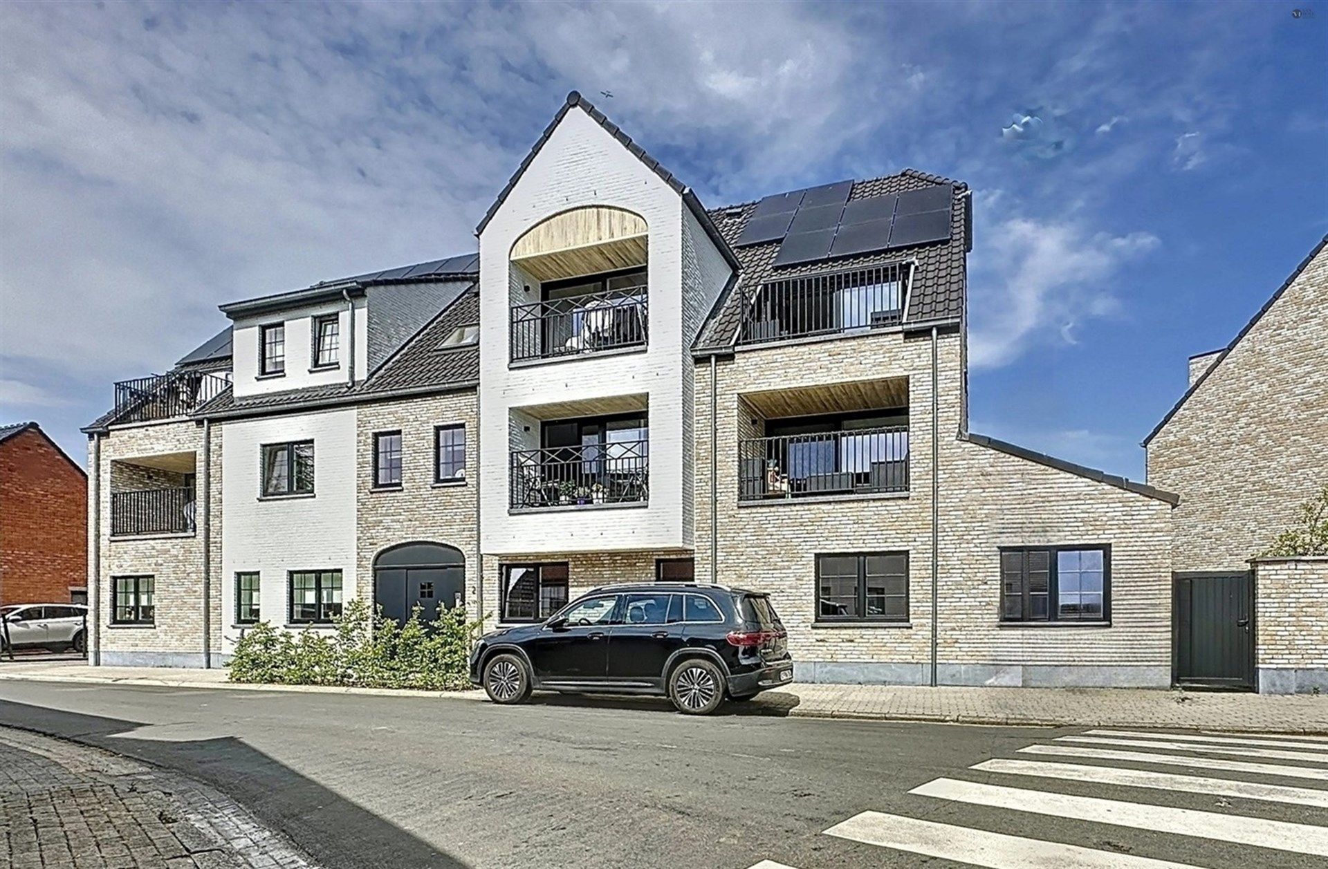 BEN nieuwbouwappartement met 2 slaapkamers, privatieve autostaanplaats en fietsenberging op toplocatie foto {{pictureIndex}}