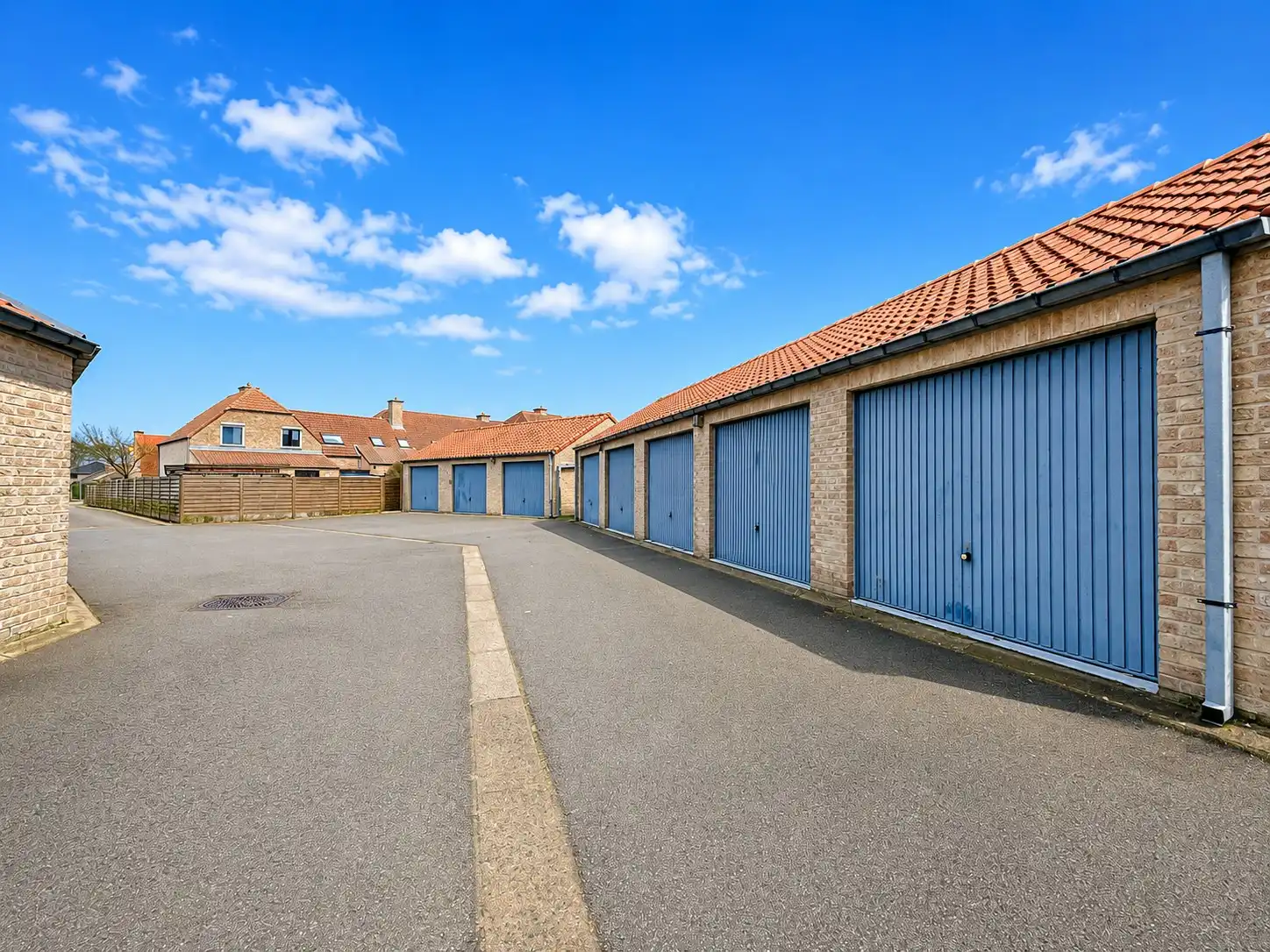 Gesloten garagebox te Lissewege foto 3