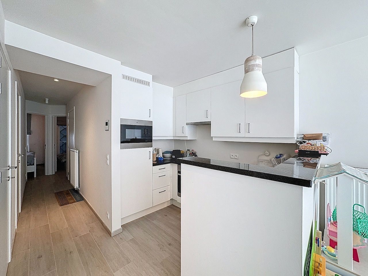 Quasi nieuwbouwappartement (A-Label) met zijdelings zeezicht te Duinbergen foto 9