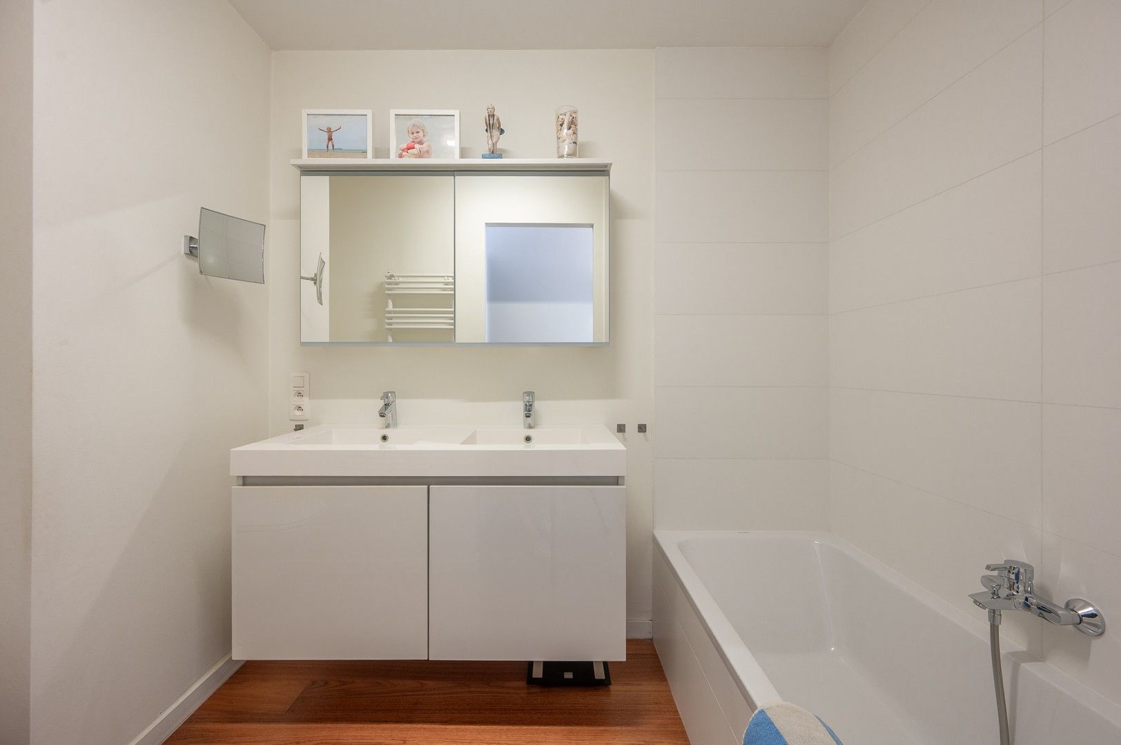 Lichtrijk 2-slaapkamer appartement met open zicht over het Abraham Hansplein. foto 16