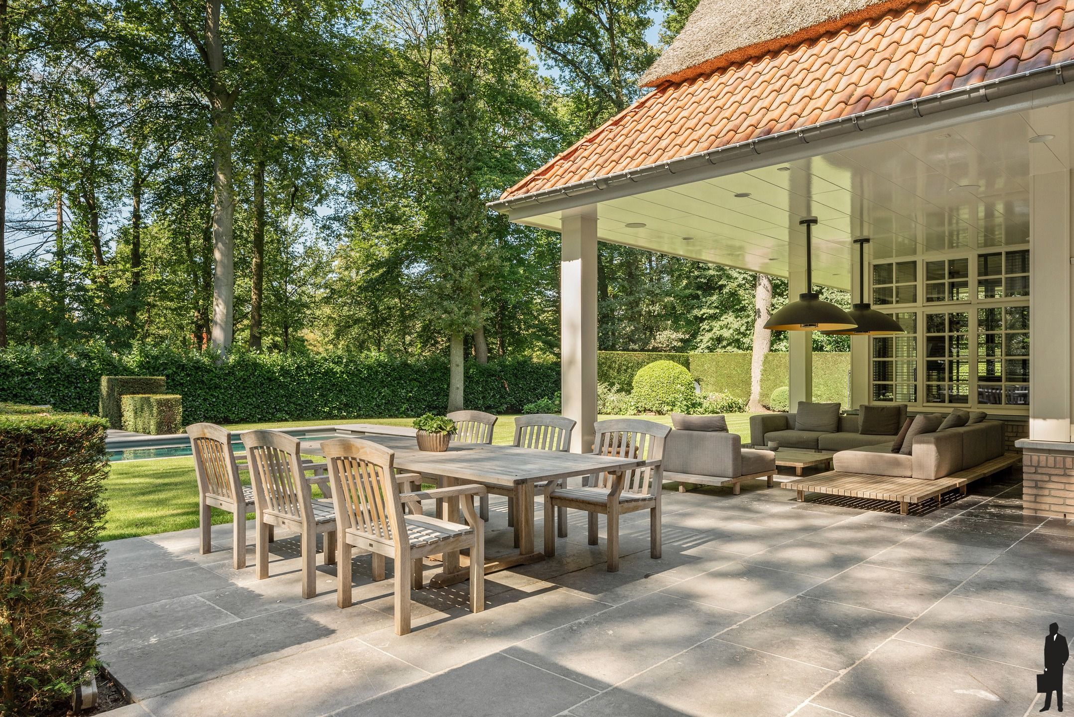 Rietgedekte en tot in de puntjes afgewerkte klassevilla foto 33