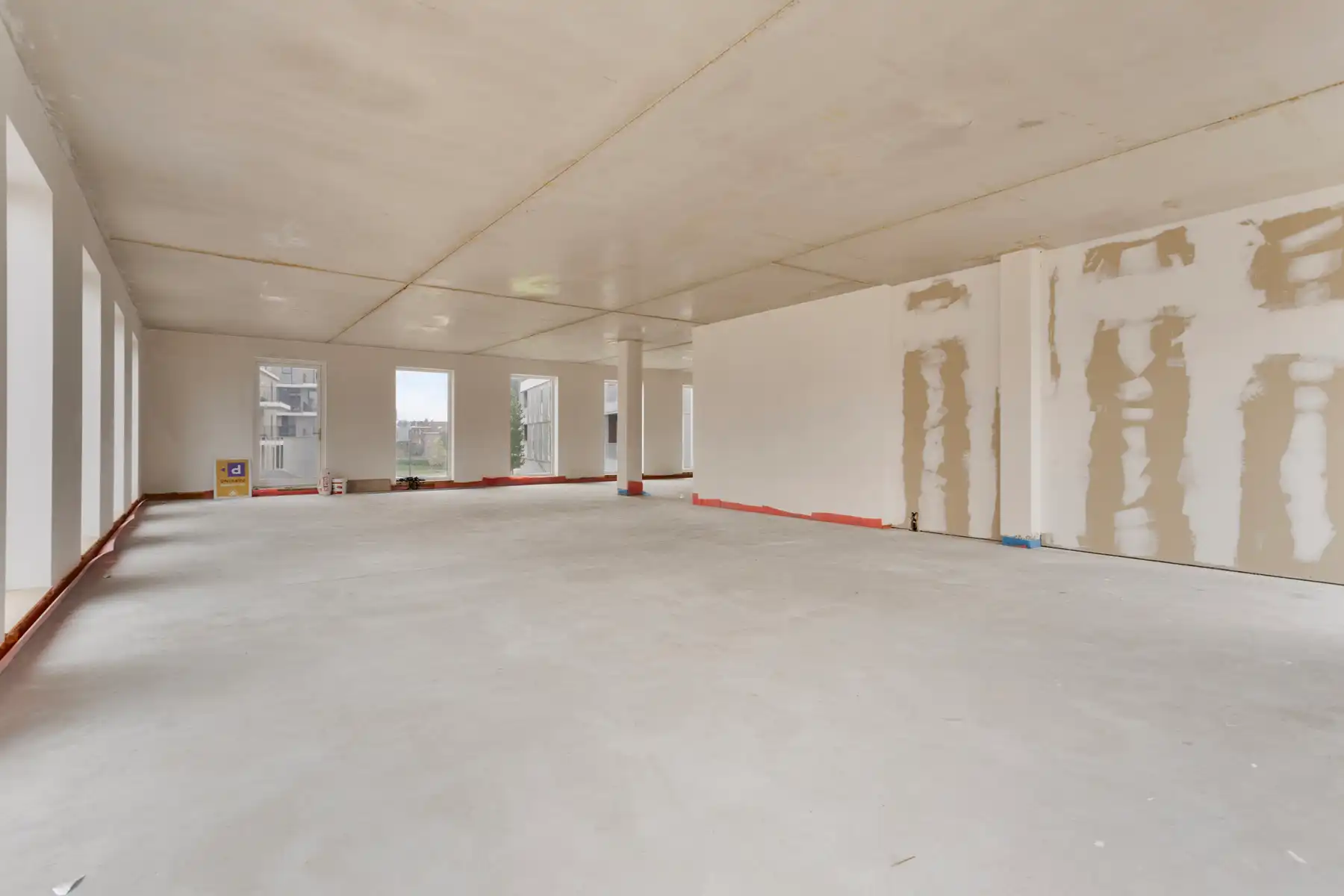 Nieuwbouw kantoorruimte met grote zichtbaarheid (359m²) foto 3