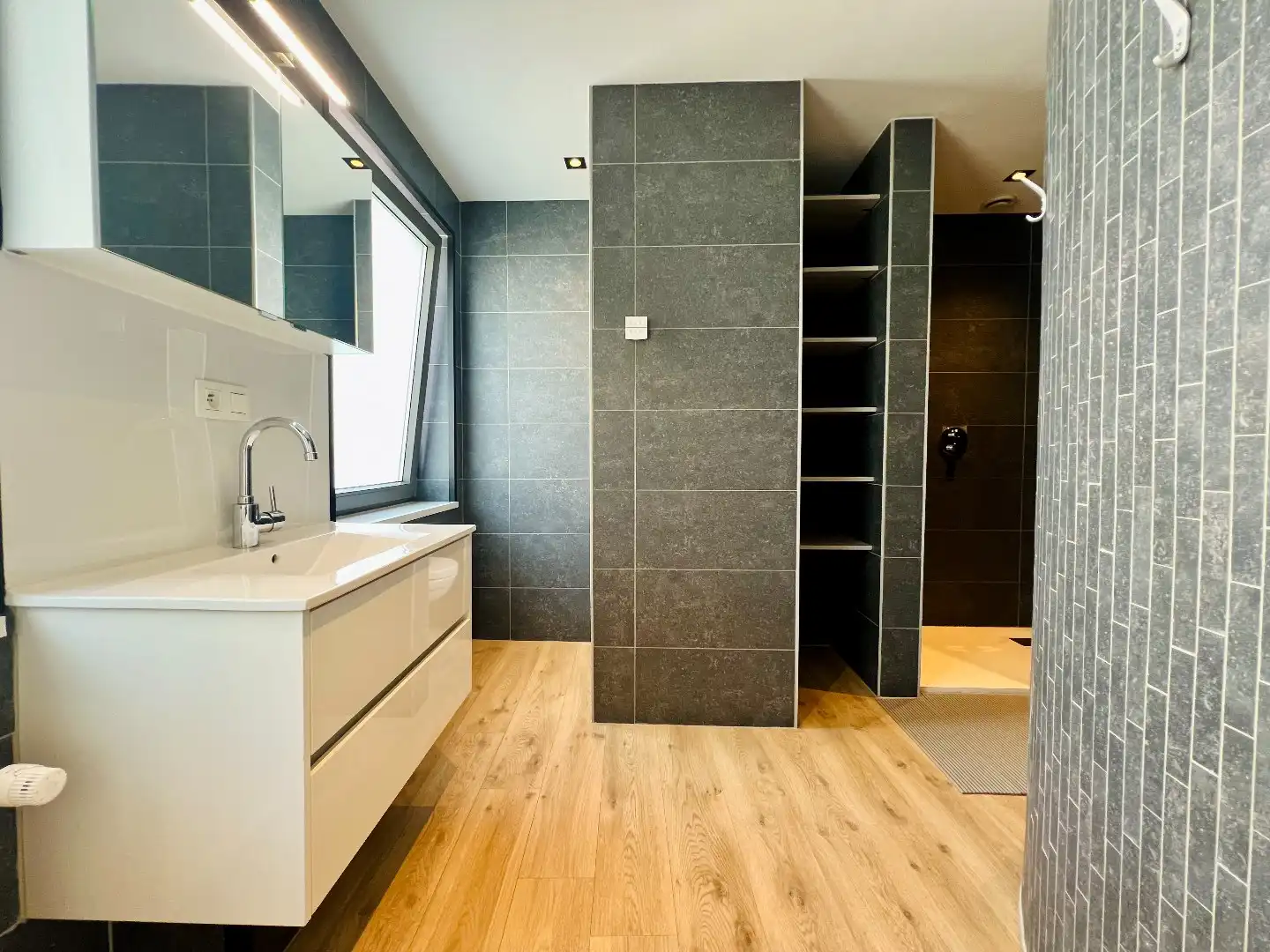 Ruime, moderne stadswoning met 3 slpks en ruime koer foto 10