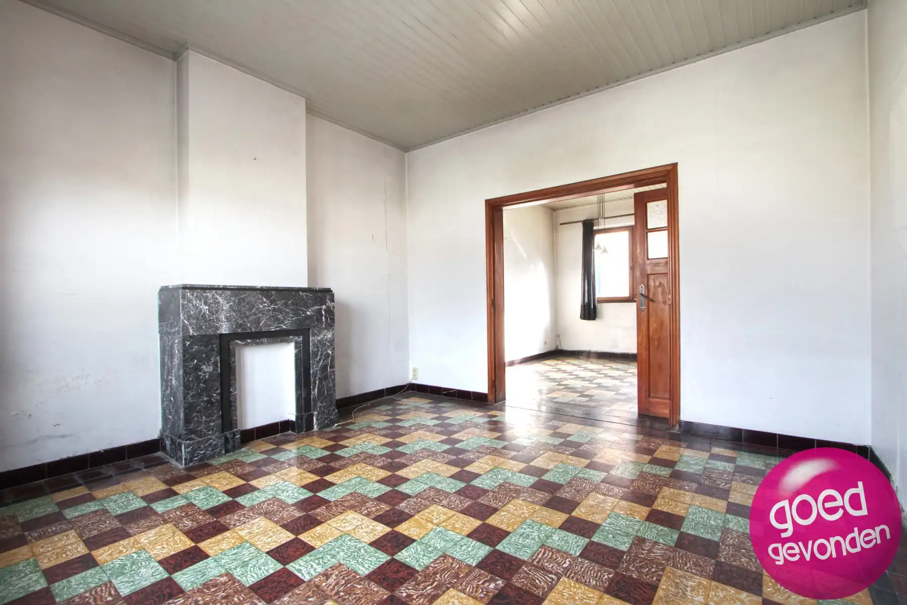 TE RENOVEREN WONING - 3 RUIME SLK - TERRAS - TUIN - PARKING foto 3