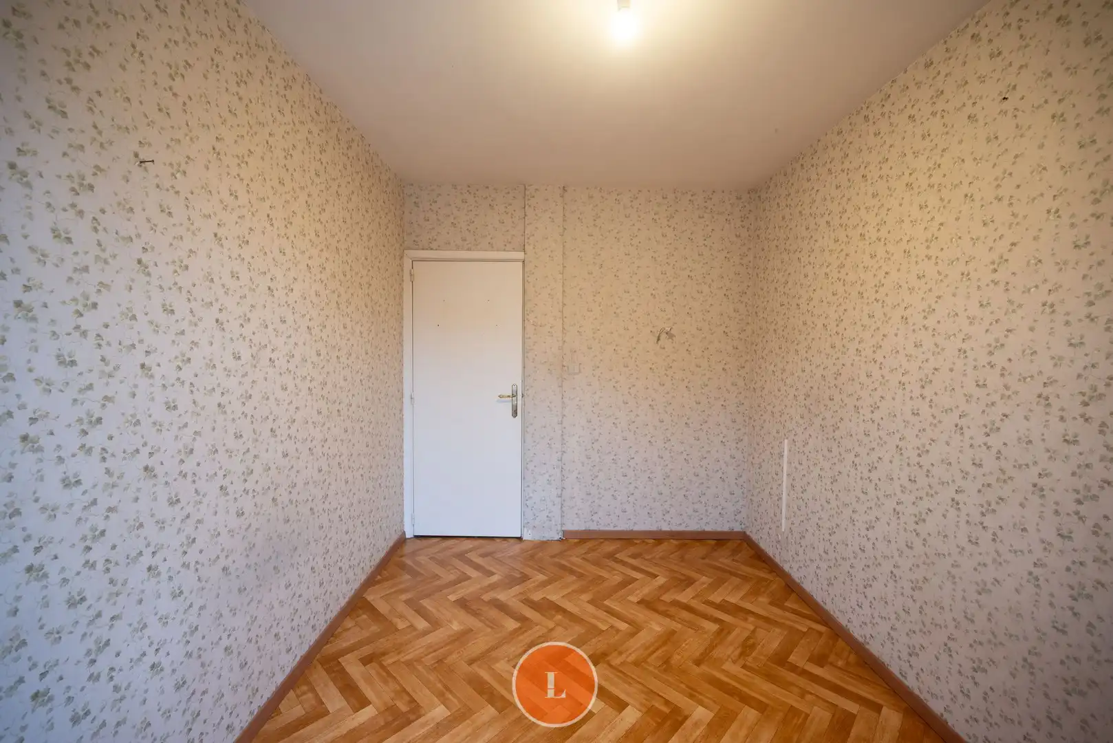 Op te frissen appartement te Kortrijk met 3 slaapkamers. foto 10