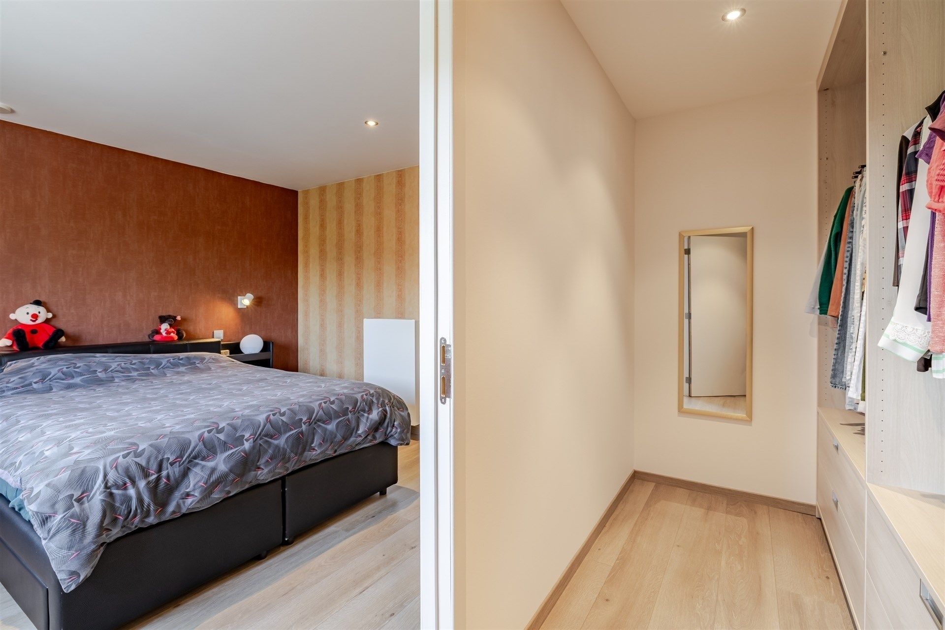 Topper!! Ruime lichtrijke woning, instapklaar! foto 20