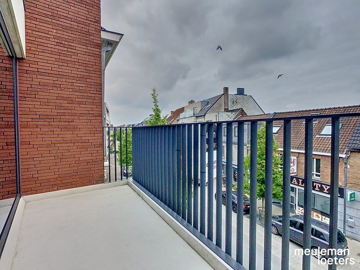 Centraal gelegen appartement met parking foto 2