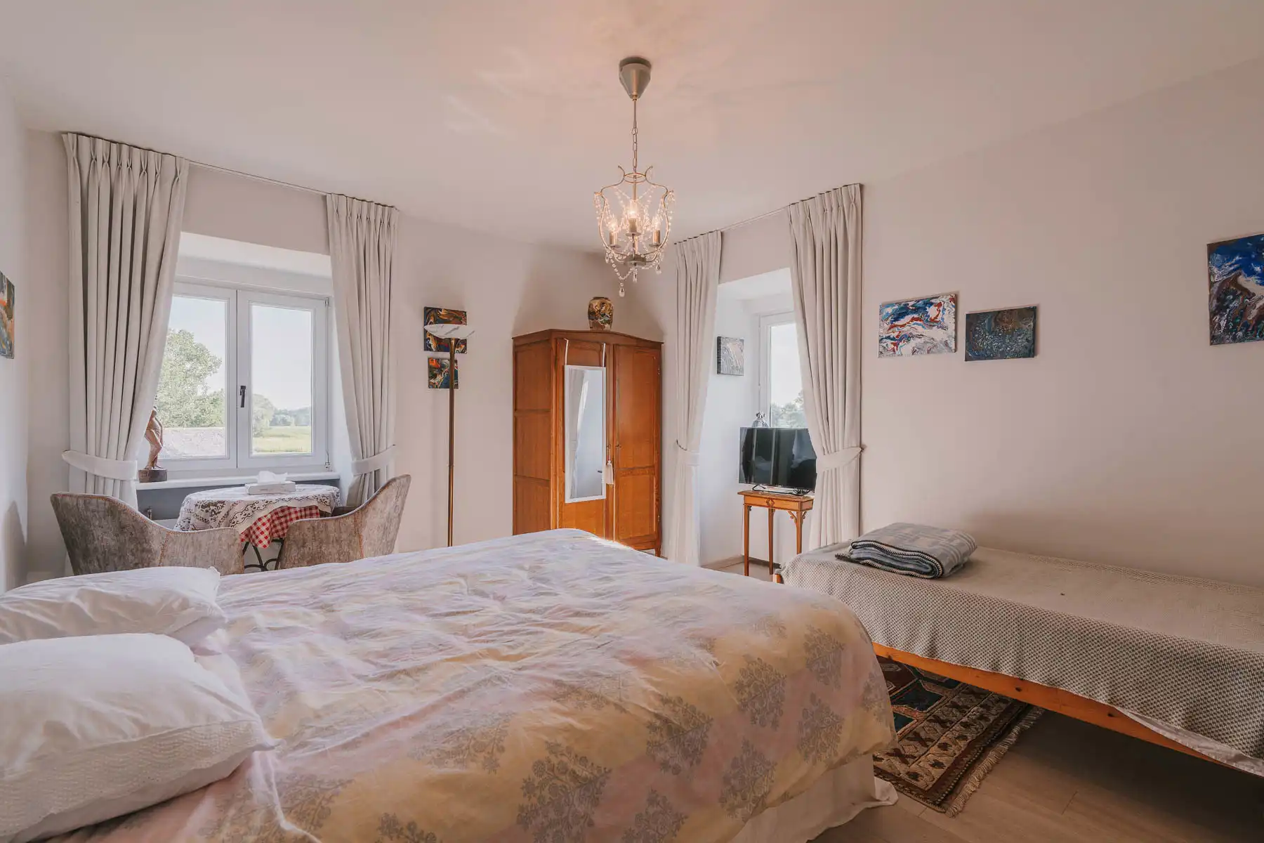 Royale villa op groot perceel met vergunde schuur foto 13