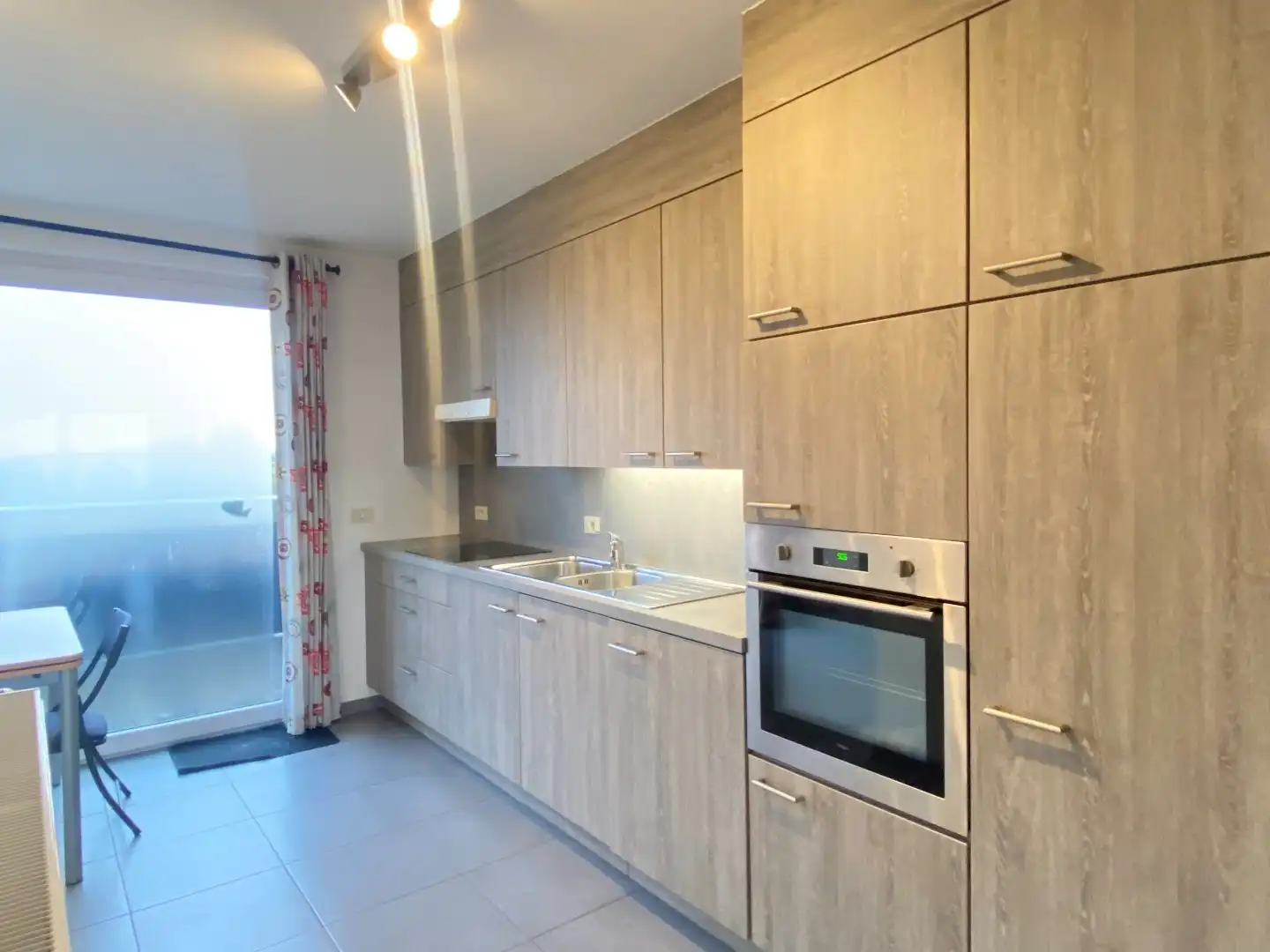 APPARTEMENT MET 3 SLAAPKAMERS EN GARAGEBOX IN HARTJE WAKKEN!!!!!! foto 4