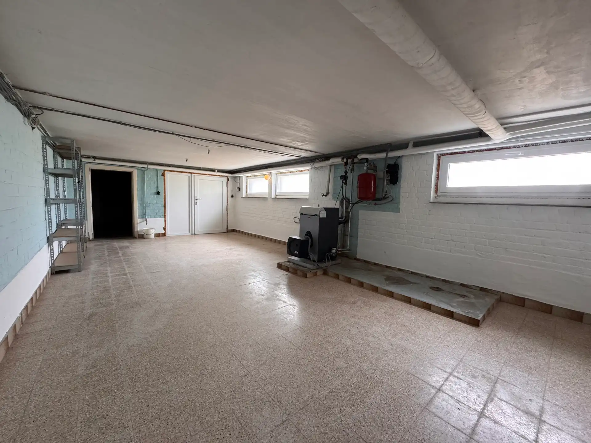 Rustig gelegen woning met 3 slaapkamers en grote tuin foto 19