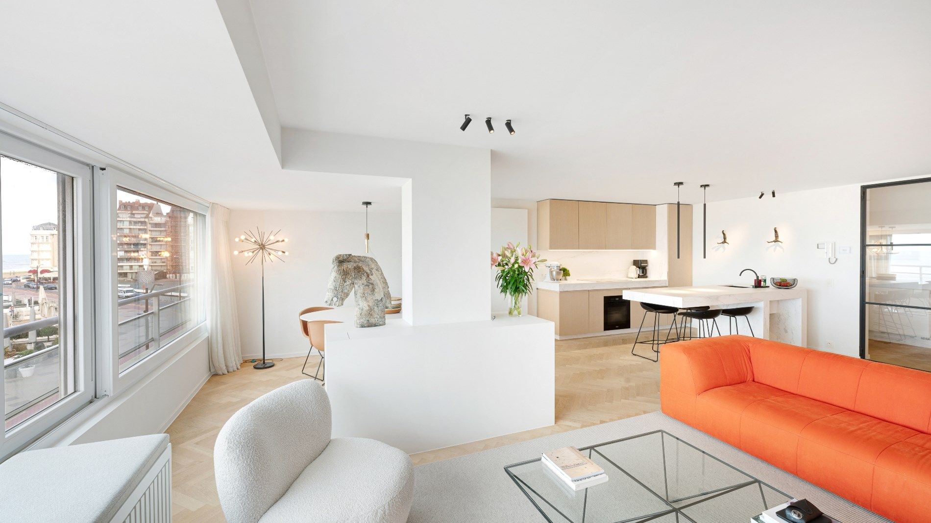 Luxueus vernieuwd appartement op de Zeedijk vlakbij het Rubensplein te Albertplage. foto 10